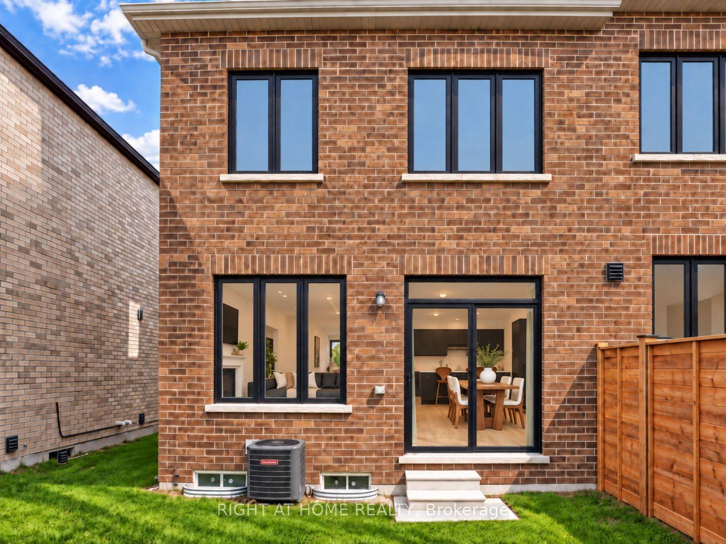Photo 4 of 24 Singhampton Road, Vaughan, Kleinburg — HOMEH