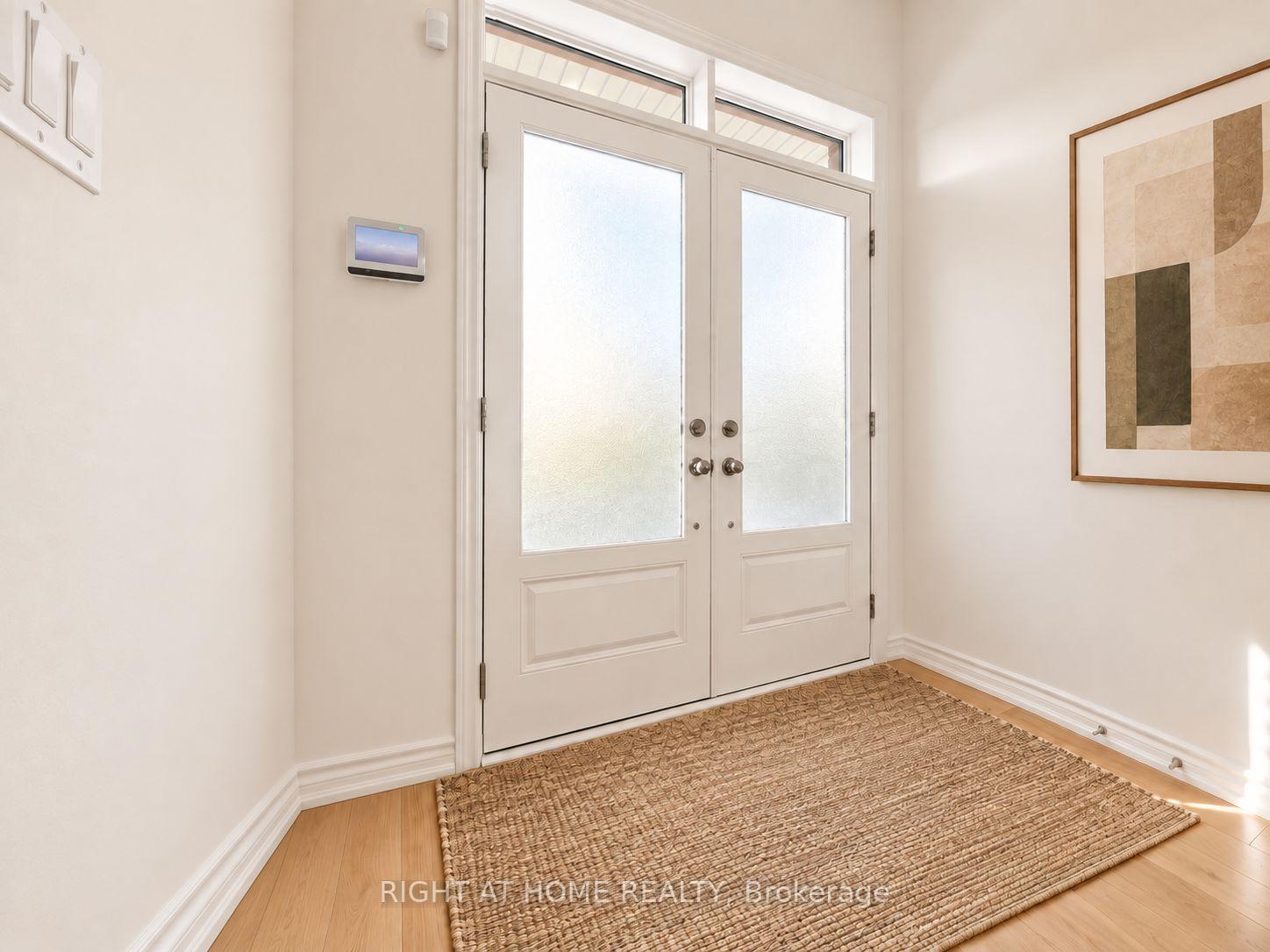 Photo 7 of 24 Singhampton Road, Vaughan, Kleinburg — HOMEH