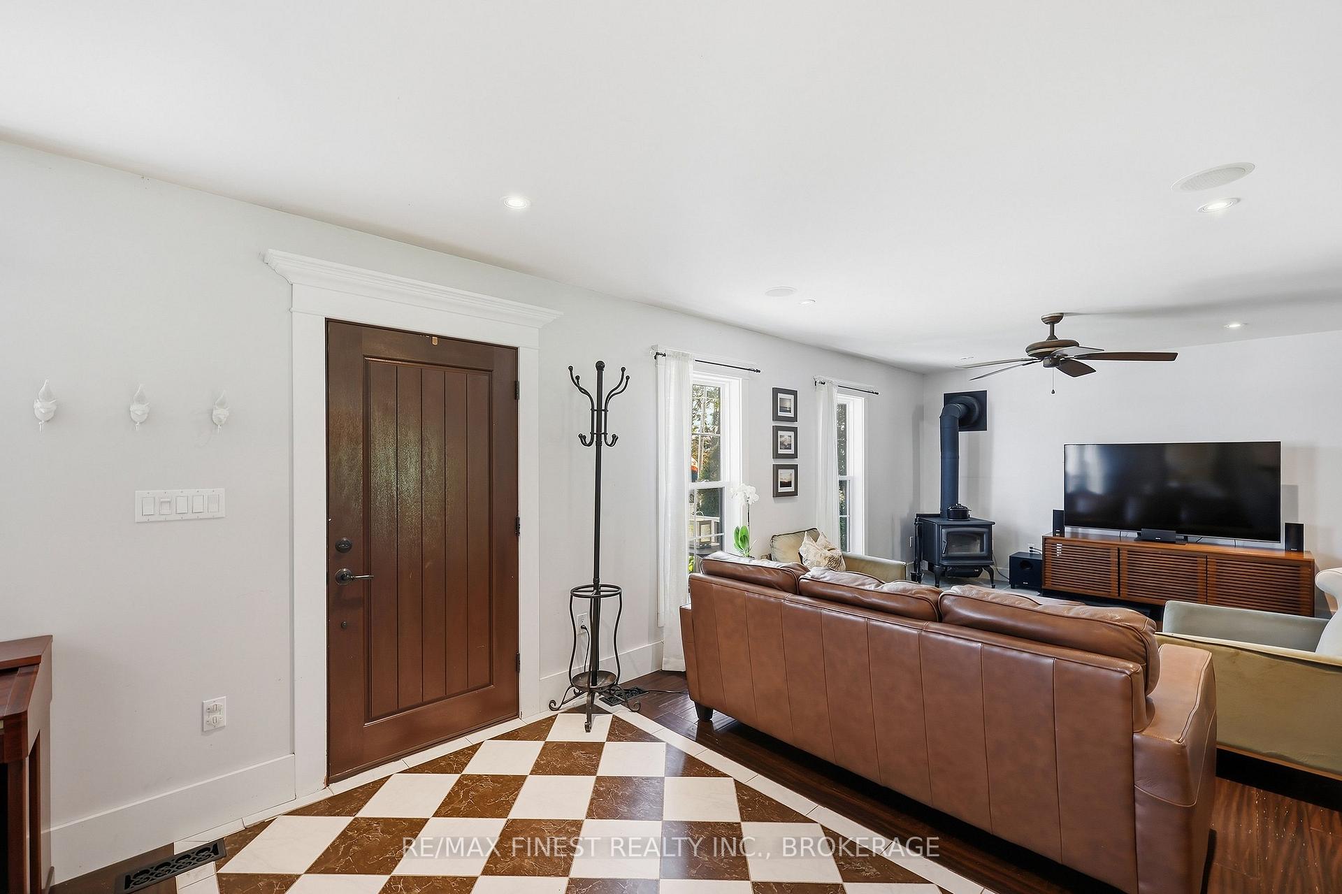 Photo 17 of 32 Rudd Avenue, Kingston, Kingston East (Incl CFB Kingston) — HOMEH