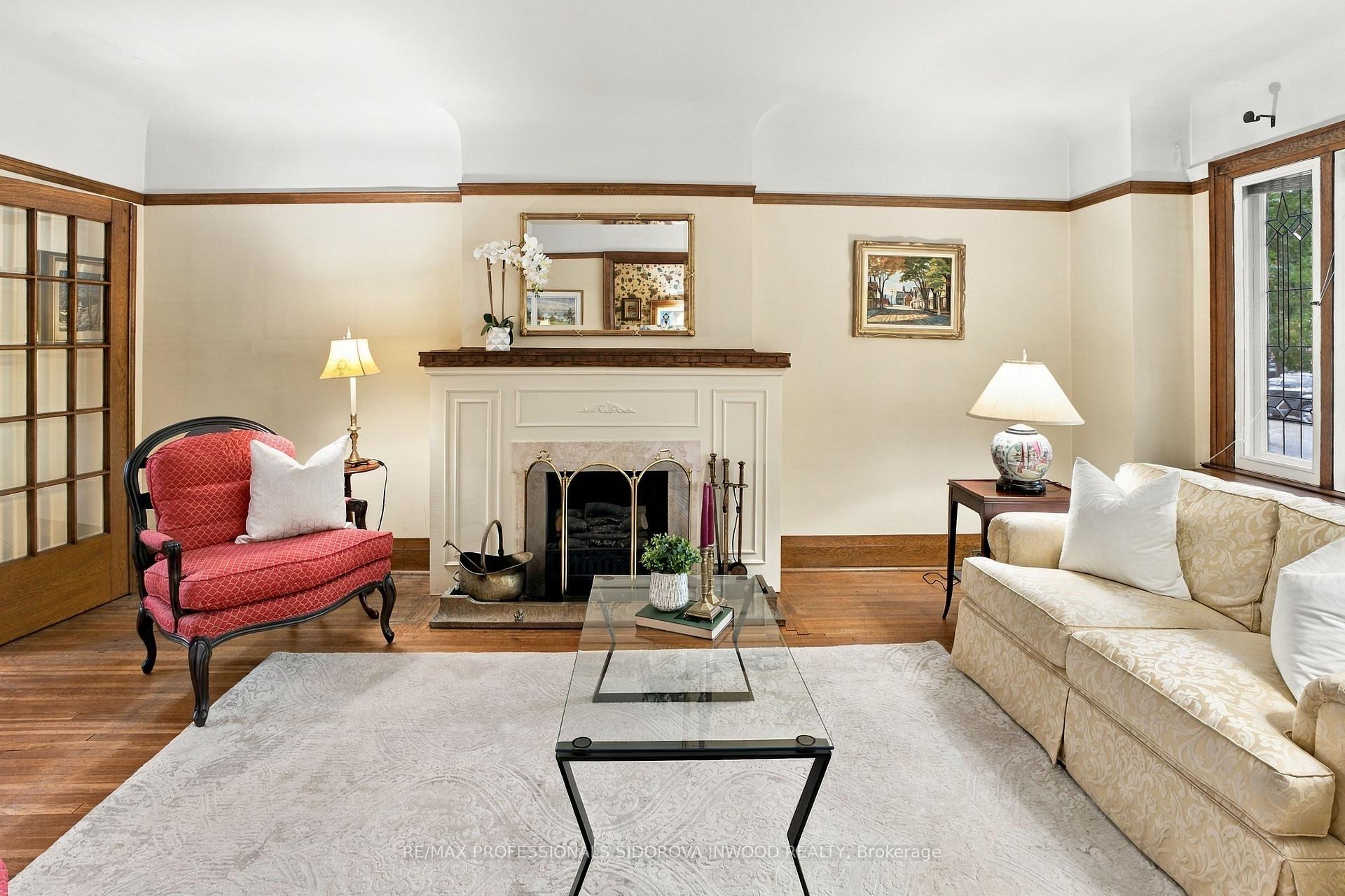 Photo 5 of 30 Brumell Avenue, Toronto, Lambton Baby Point — HOMEH