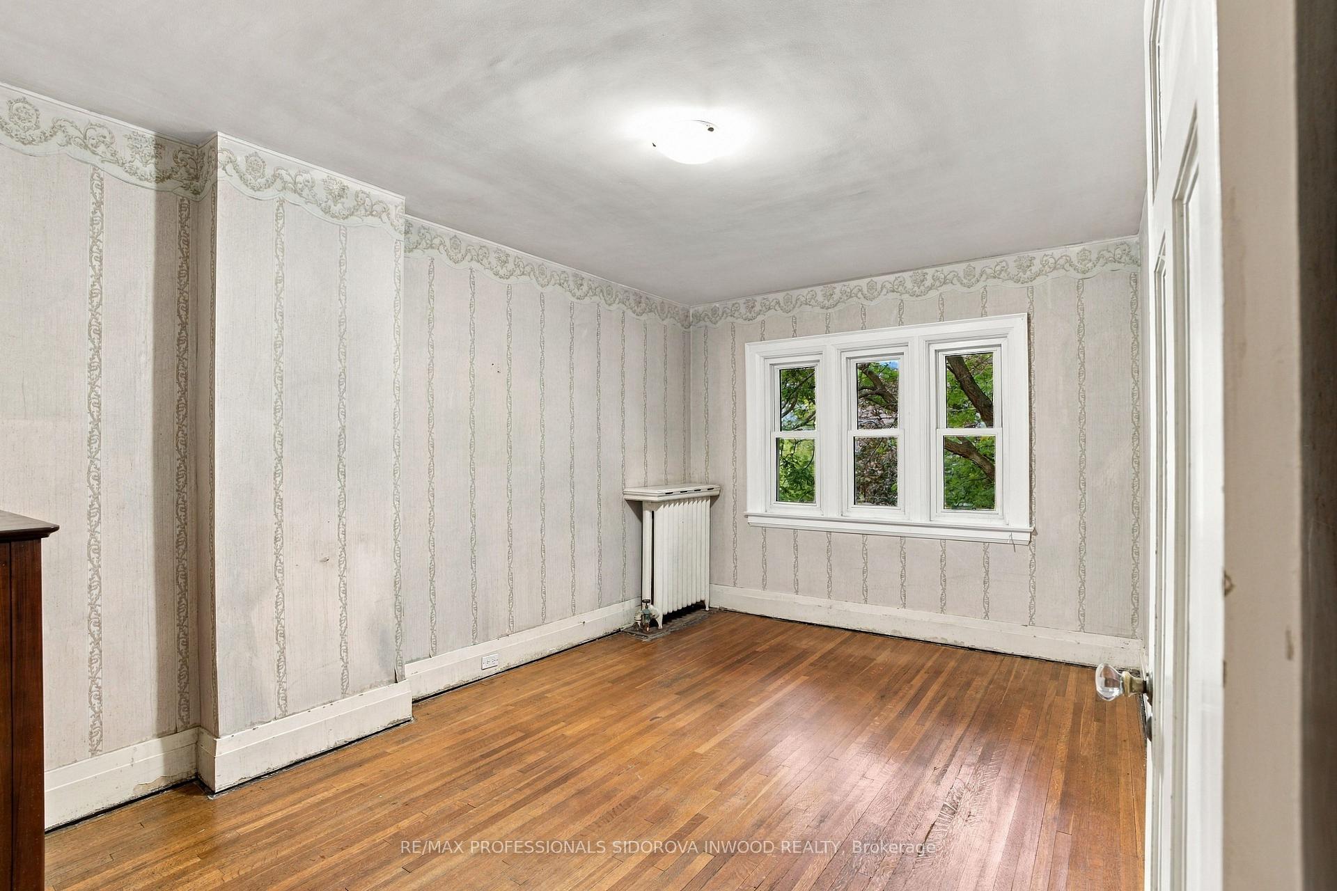 Photo 14 of 30 Brumell Avenue, Toronto, Lambton Baby Point — HOMEH