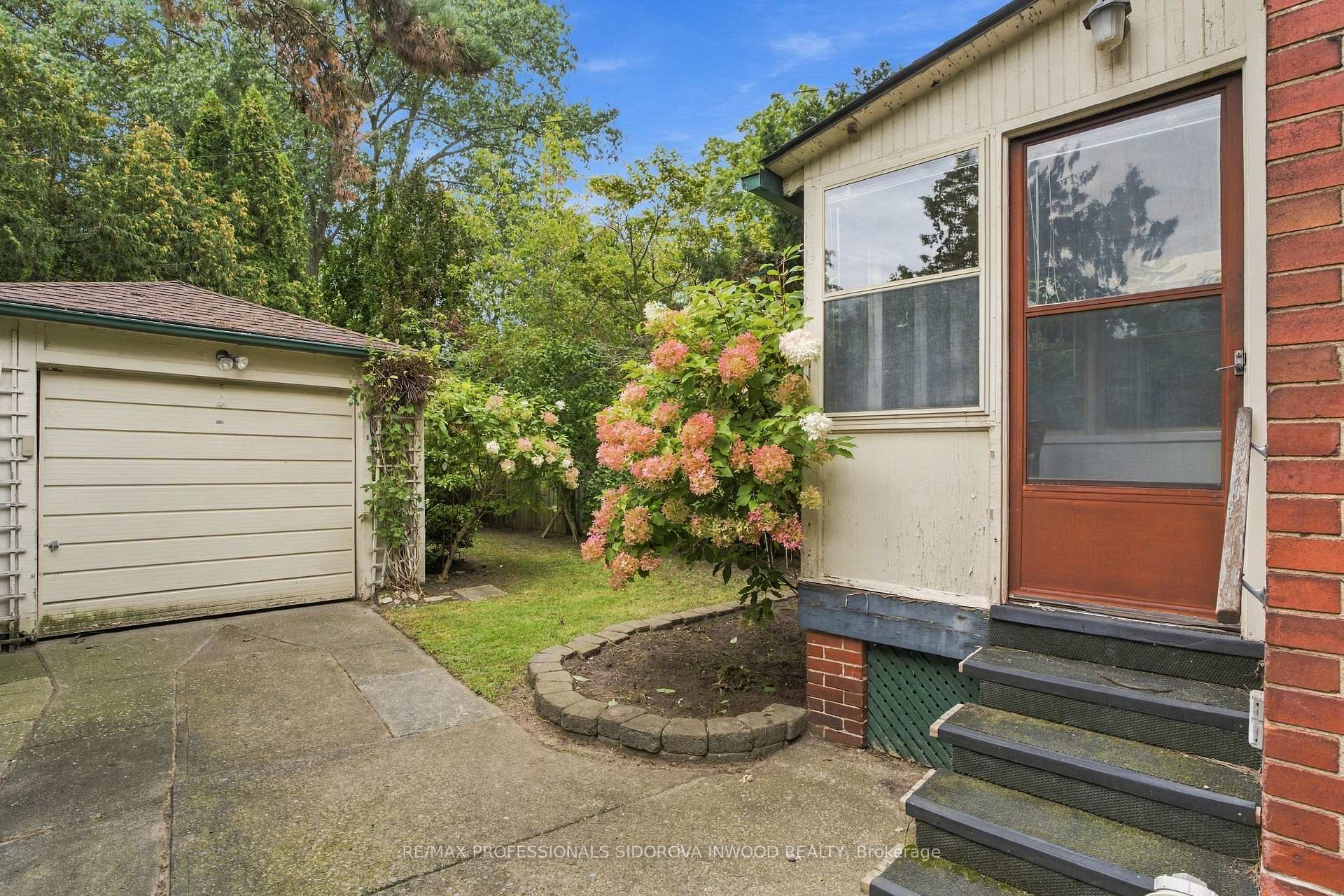 Photo 27 of 30 Brumell Avenue, Toronto, Lambton Baby Point — HOMEH