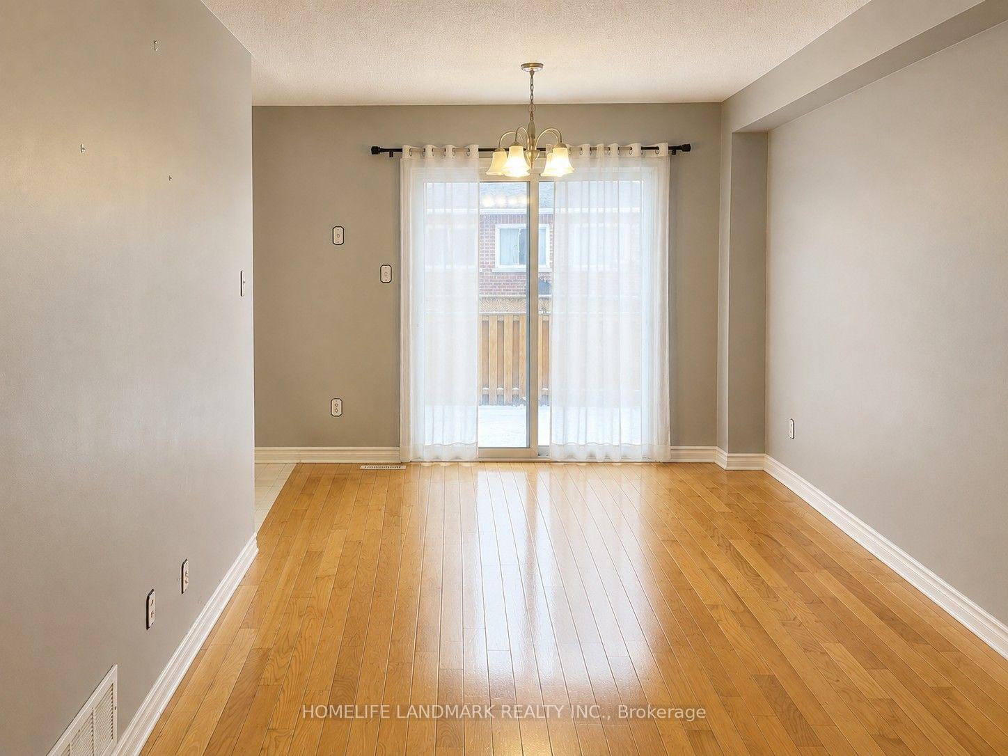 Photo 5 of 16 Torada Court, Brampton, Snelgrove — HOMEH