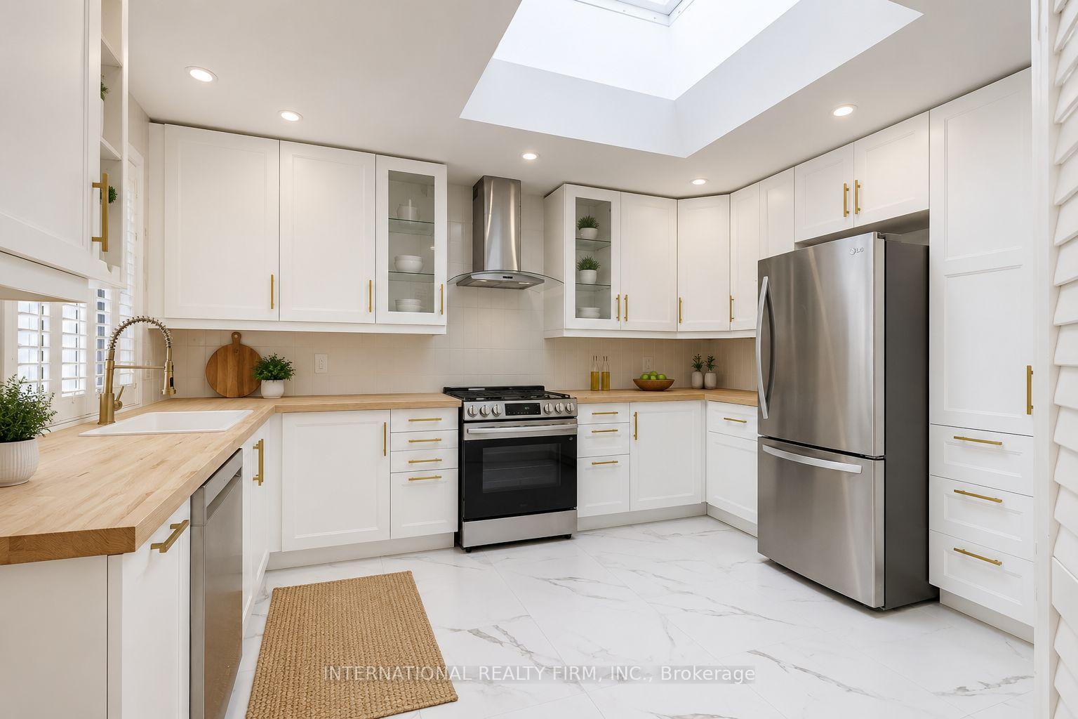 Photo 2 of 337 Glen Road, Toronto, Rosedale-Moore Park — HOMEH