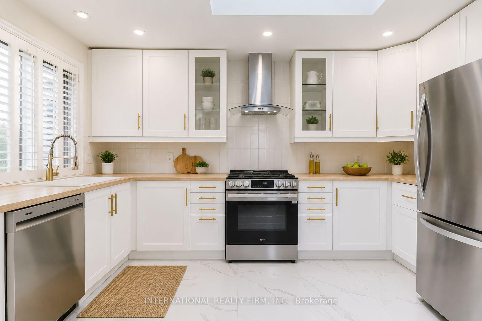 Photo 3 of 337 Glen Road, Toronto, Rosedale-Moore Park — HOMEH
