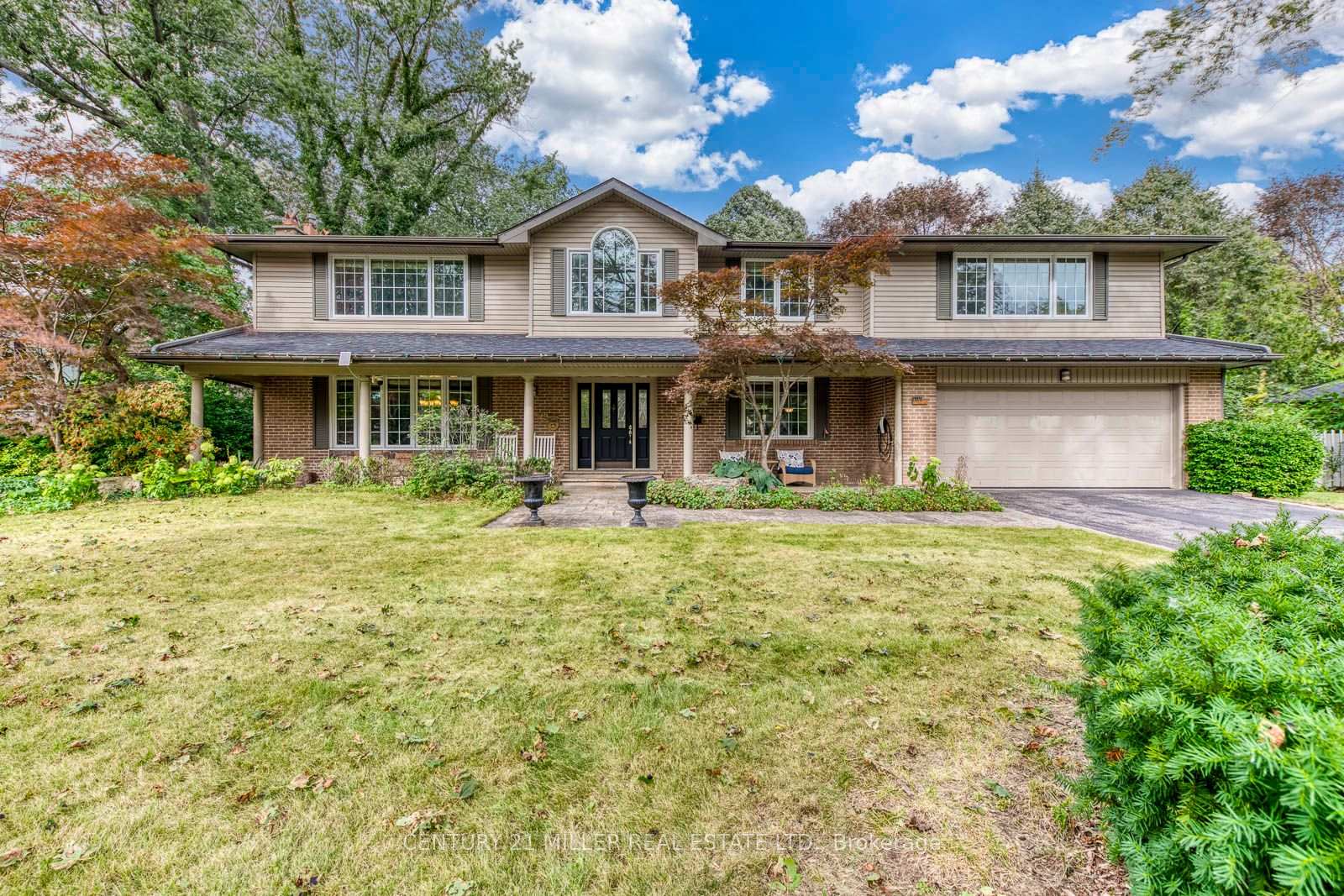 Photo of 1319 Hillhurst Road