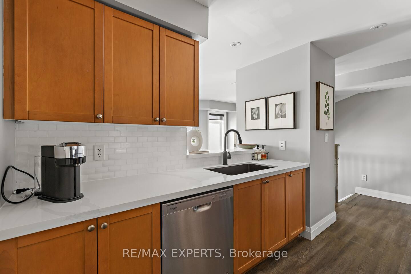 Photo 10 of Unit 44, 30 Turntable Crescent, Toronto, Dovercourt-Wallace Emerson-Junction — HOMEH