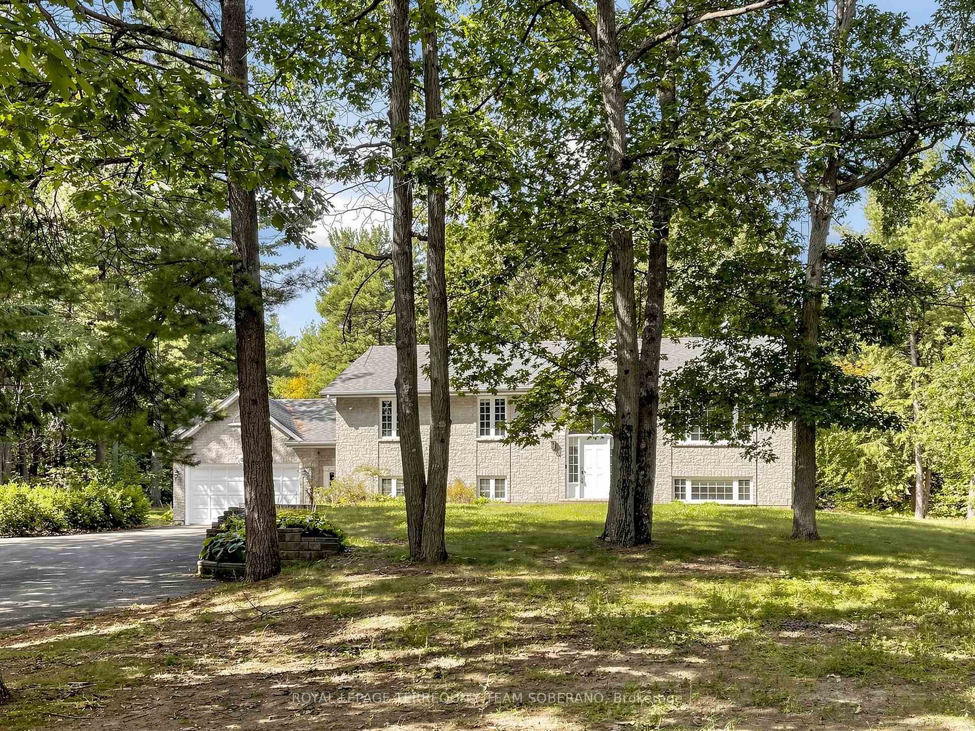 Photo of 125 White Oaks Avenue