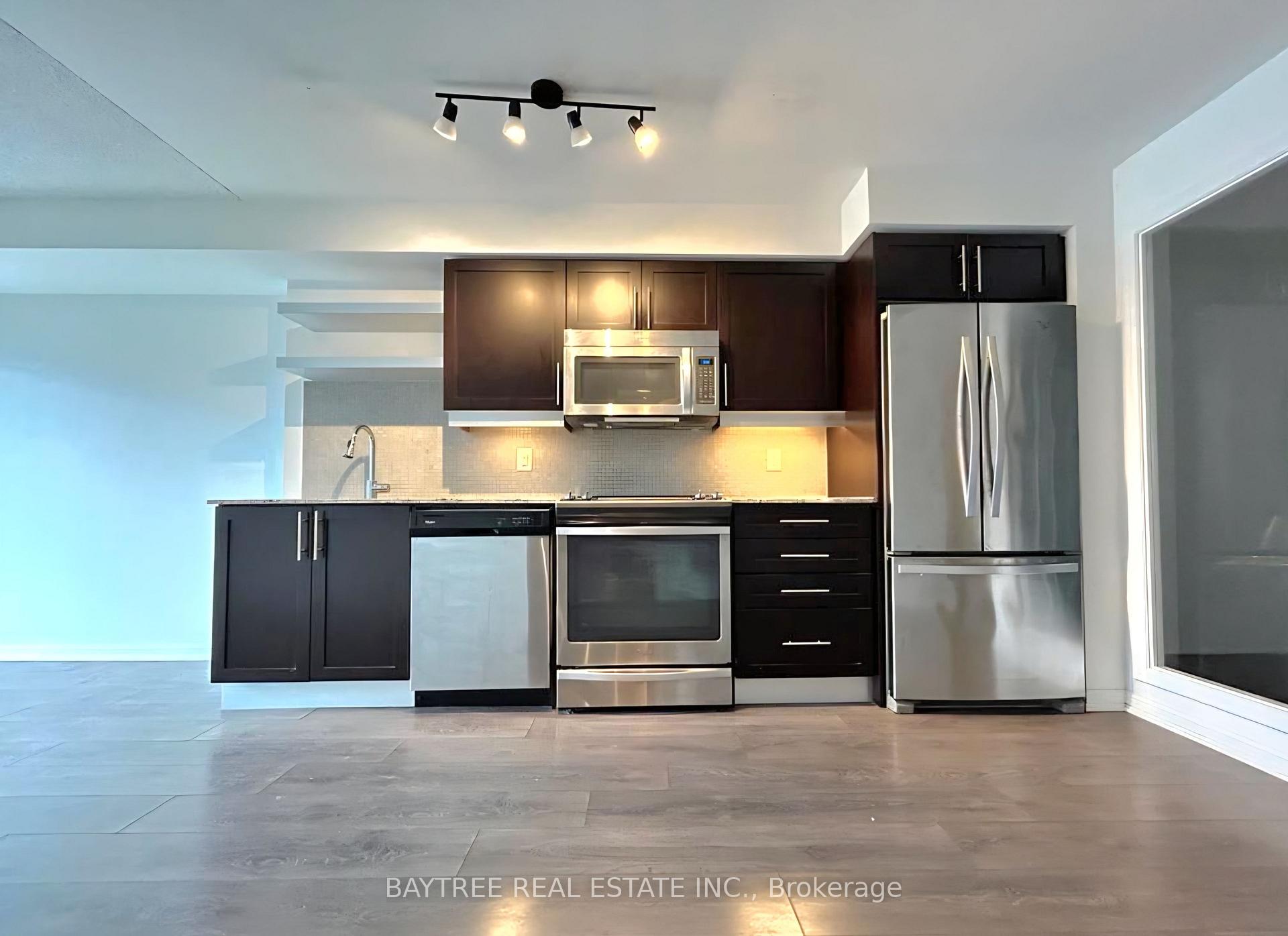 Photo of Unit 1109, 400 Adelaide Street E