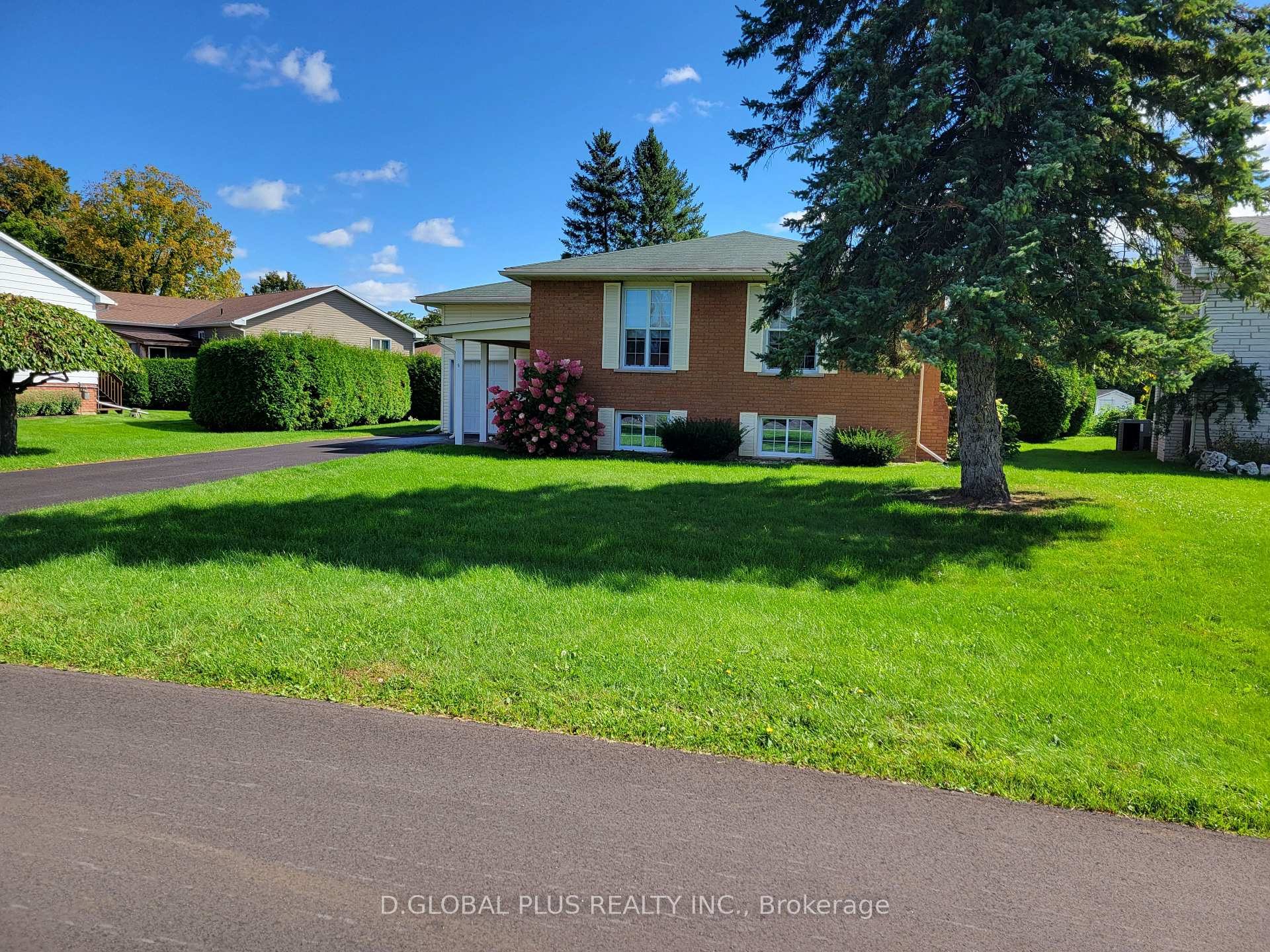 Photo 1 of 5 Ravenhurst Drive E, South Dundas, Morrisburg — HOMEH