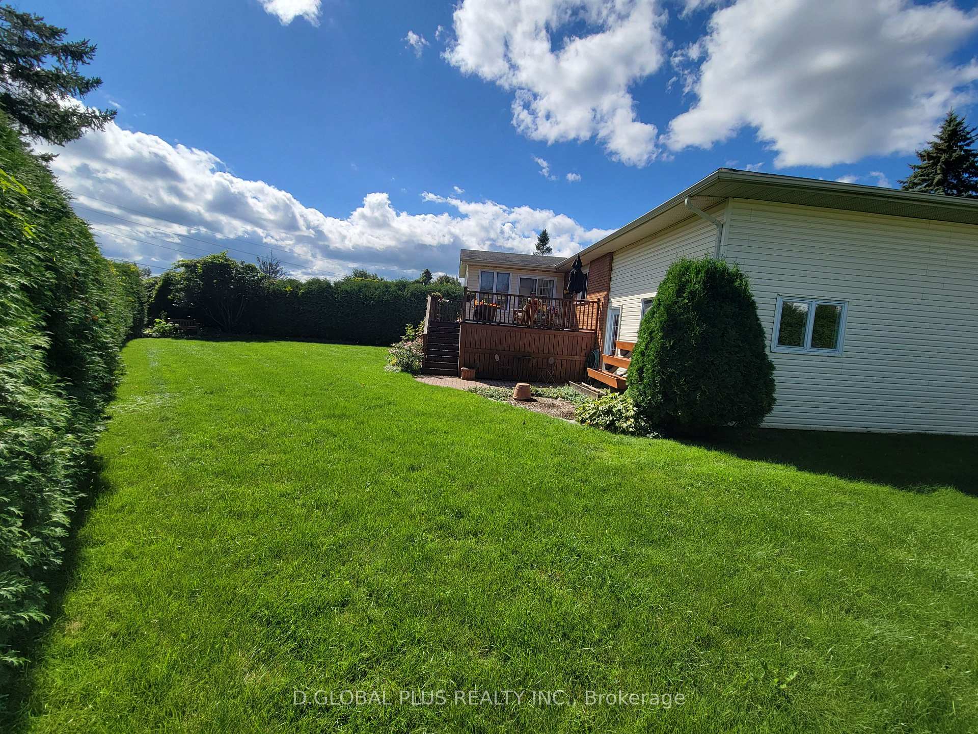 Photo 3 of 5 Ravenhurst Drive E, South Dundas, Morrisburg — HOMEH