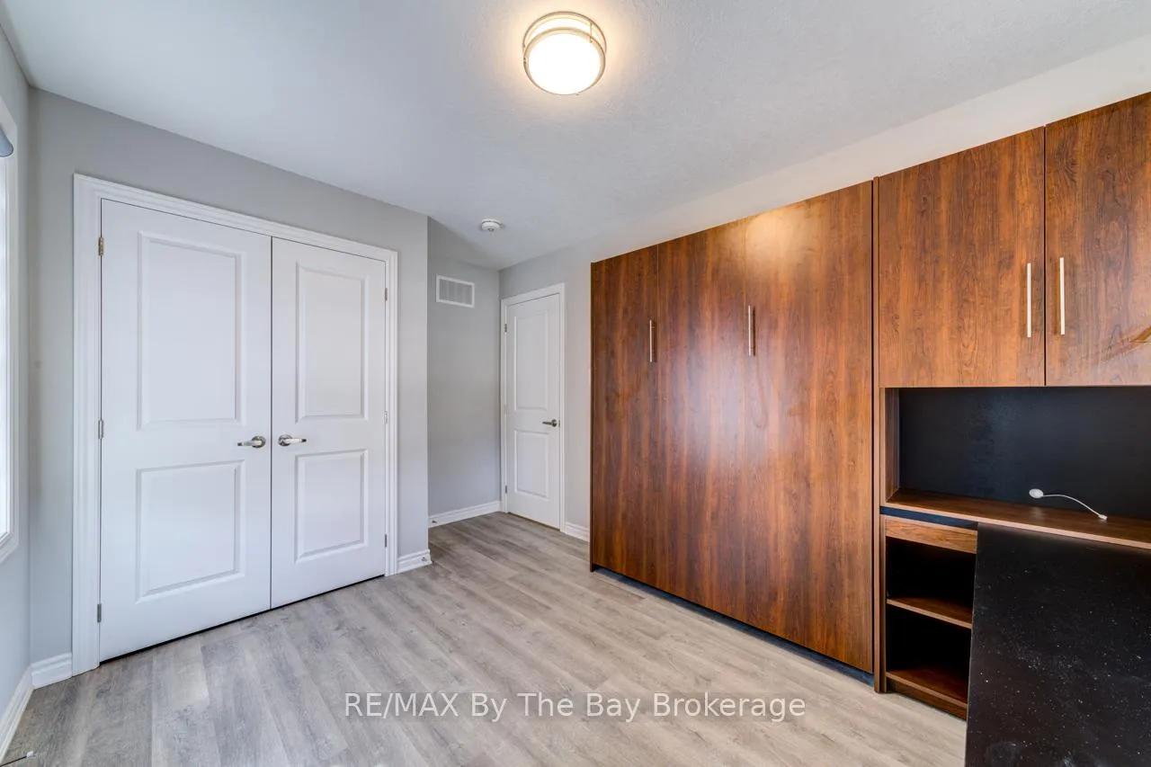 Photo 7 of 69 Ivy Crescent, Wasaga Beach — HOMEH