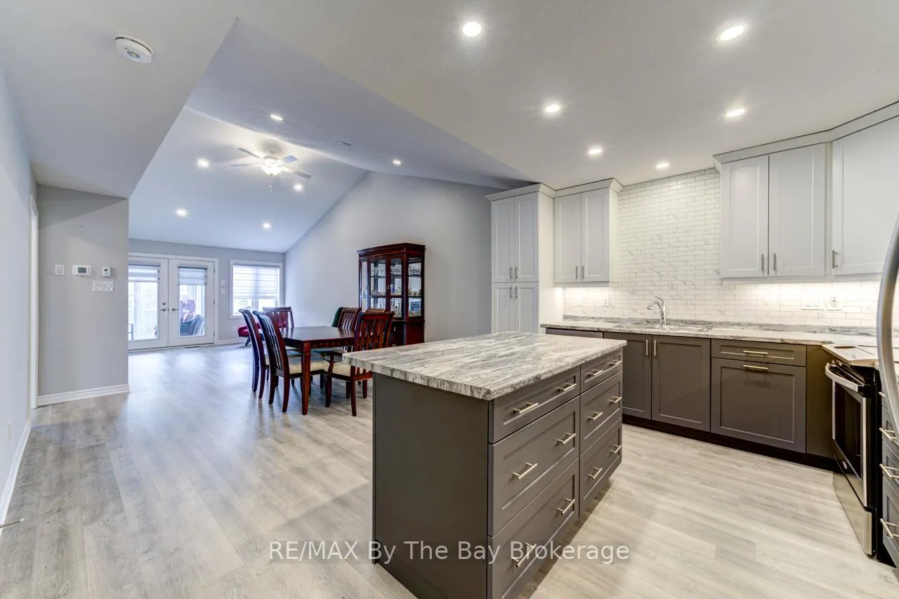 Photo 8 of 69 Ivy Crescent, Wasaga Beach — HOMEH