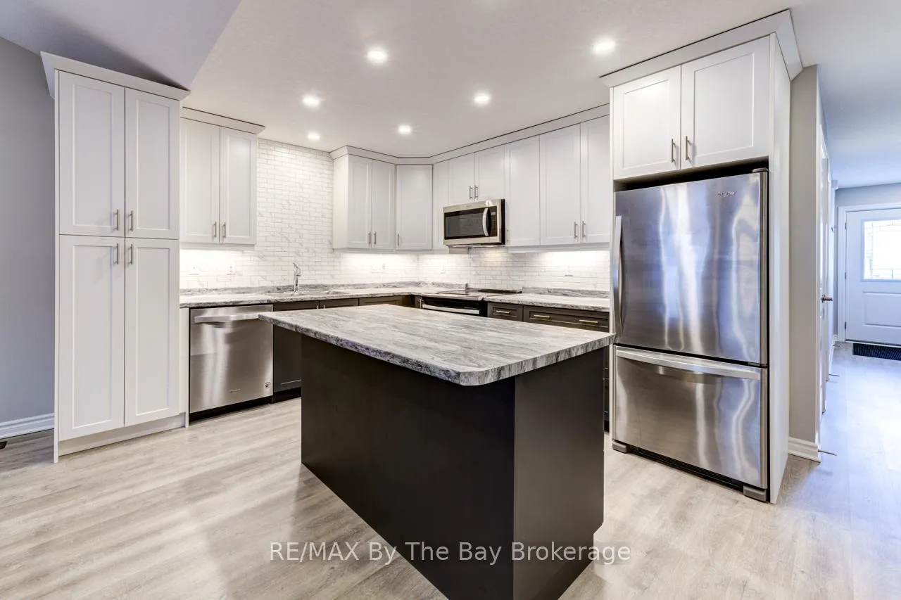 Photo 9 of 69 Ivy Crescent, Wasaga Beach — HOMEH