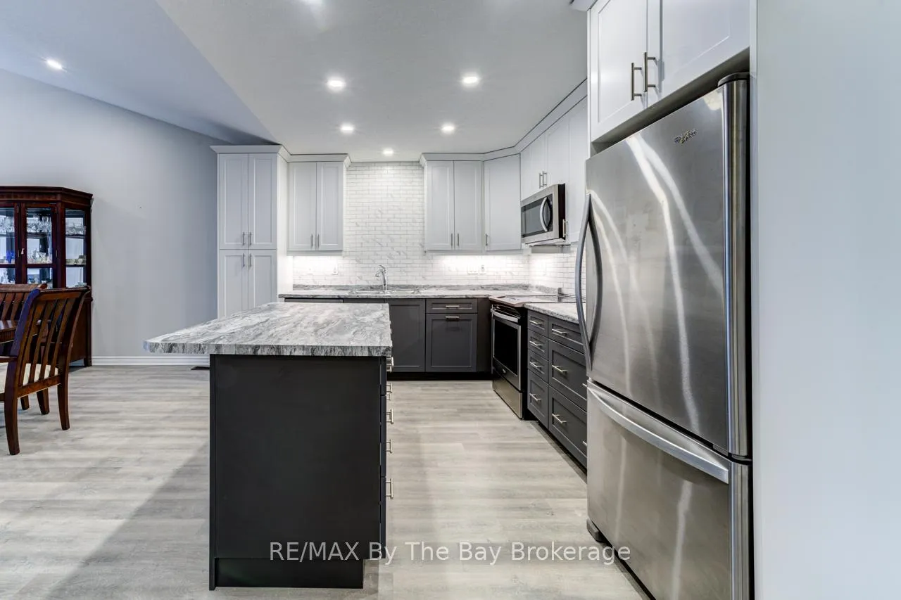 Photo 10 of 69 Ivy Crescent, Wasaga Beach — HOMEH