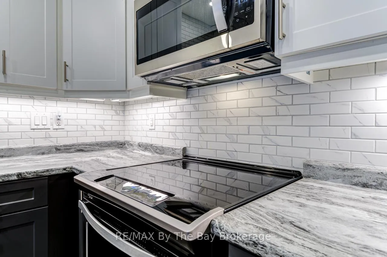 Photo 14 of 69 Ivy Crescent, Wasaga Beach — HOMEH