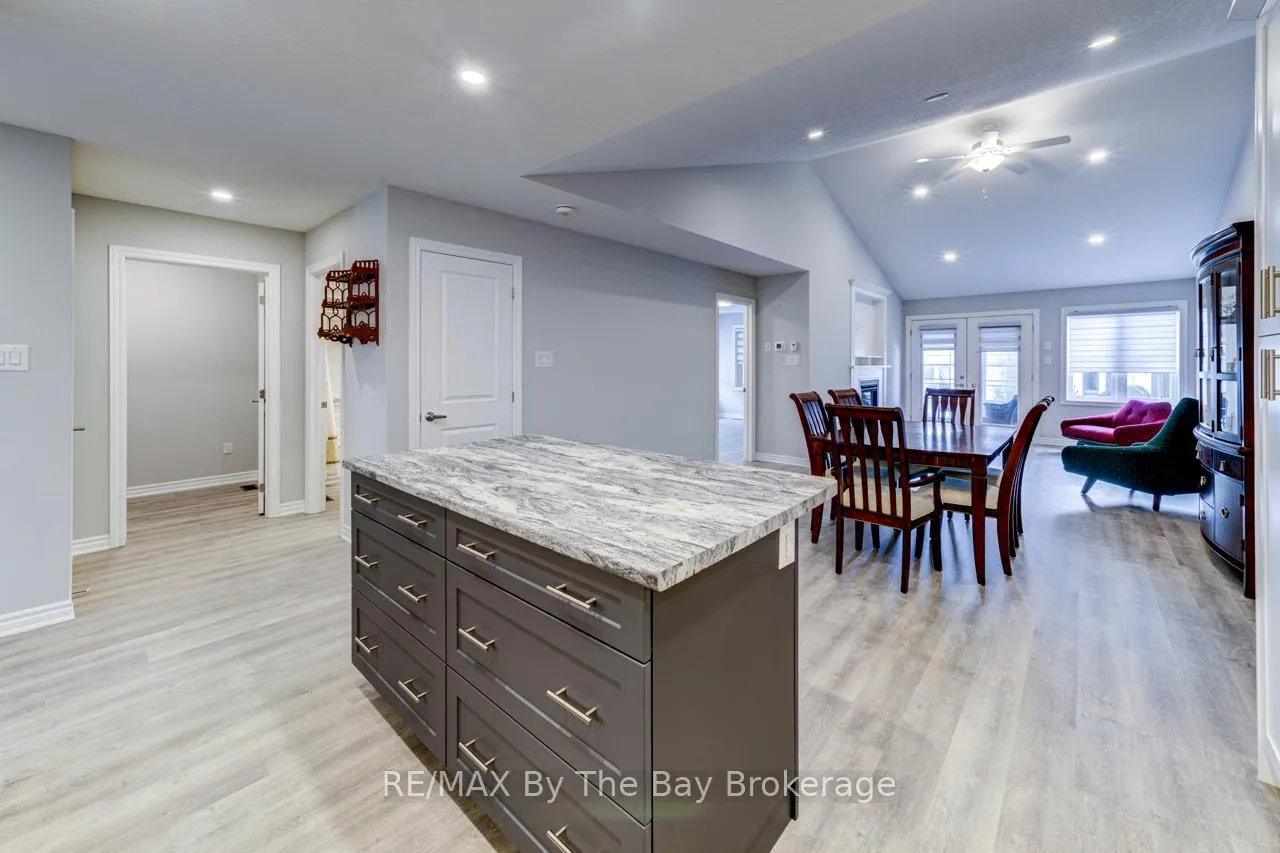 Photo 16 of 69 Ivy Crescent, Wasaga Beach — HOMEH