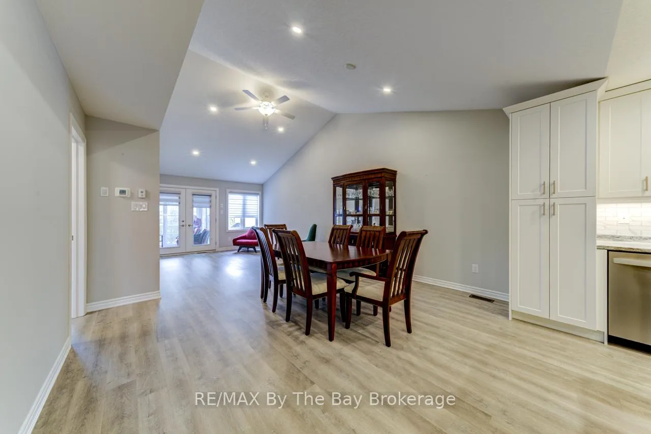Photo 17 of 69 Ivy Crescent, Wasaga Beach — HOMEH