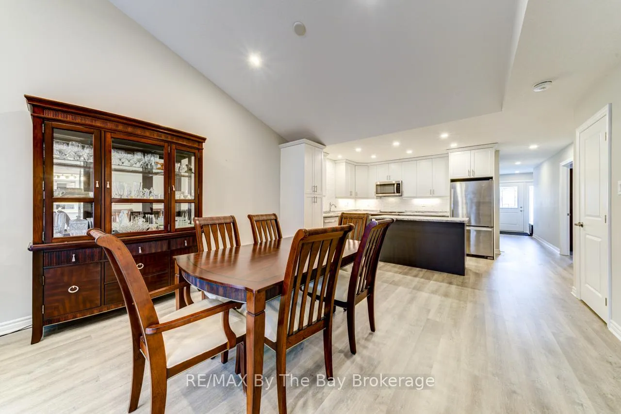Photo 19 of 69 Ivy Crescent, Wasaga Beach — HOMEH