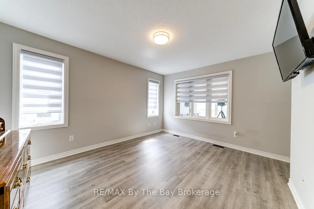 Photo 28 of 69 Ivy Crescent, Wasaga Beach — HOMEH