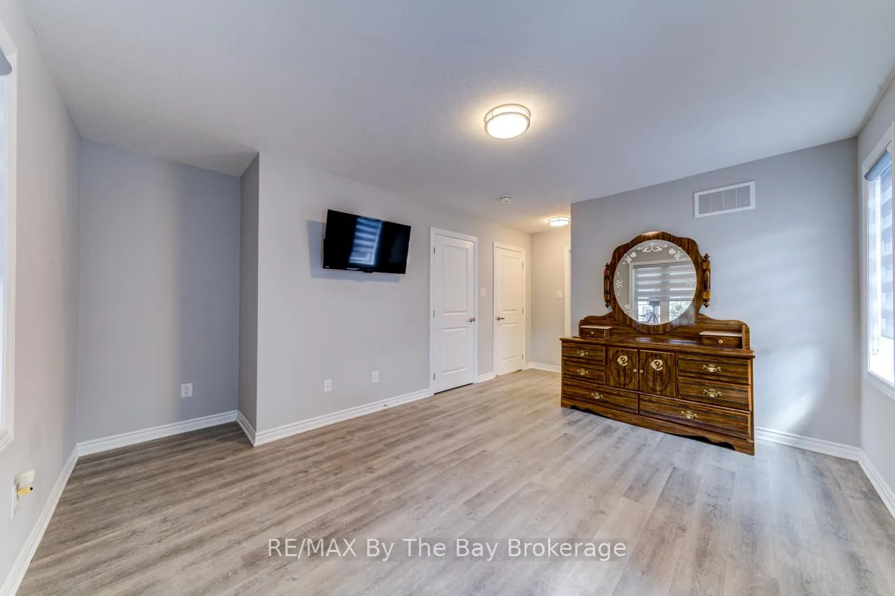 Photo 30 of 69 Ivy Crescent, Wasaga Beach — HOMEH