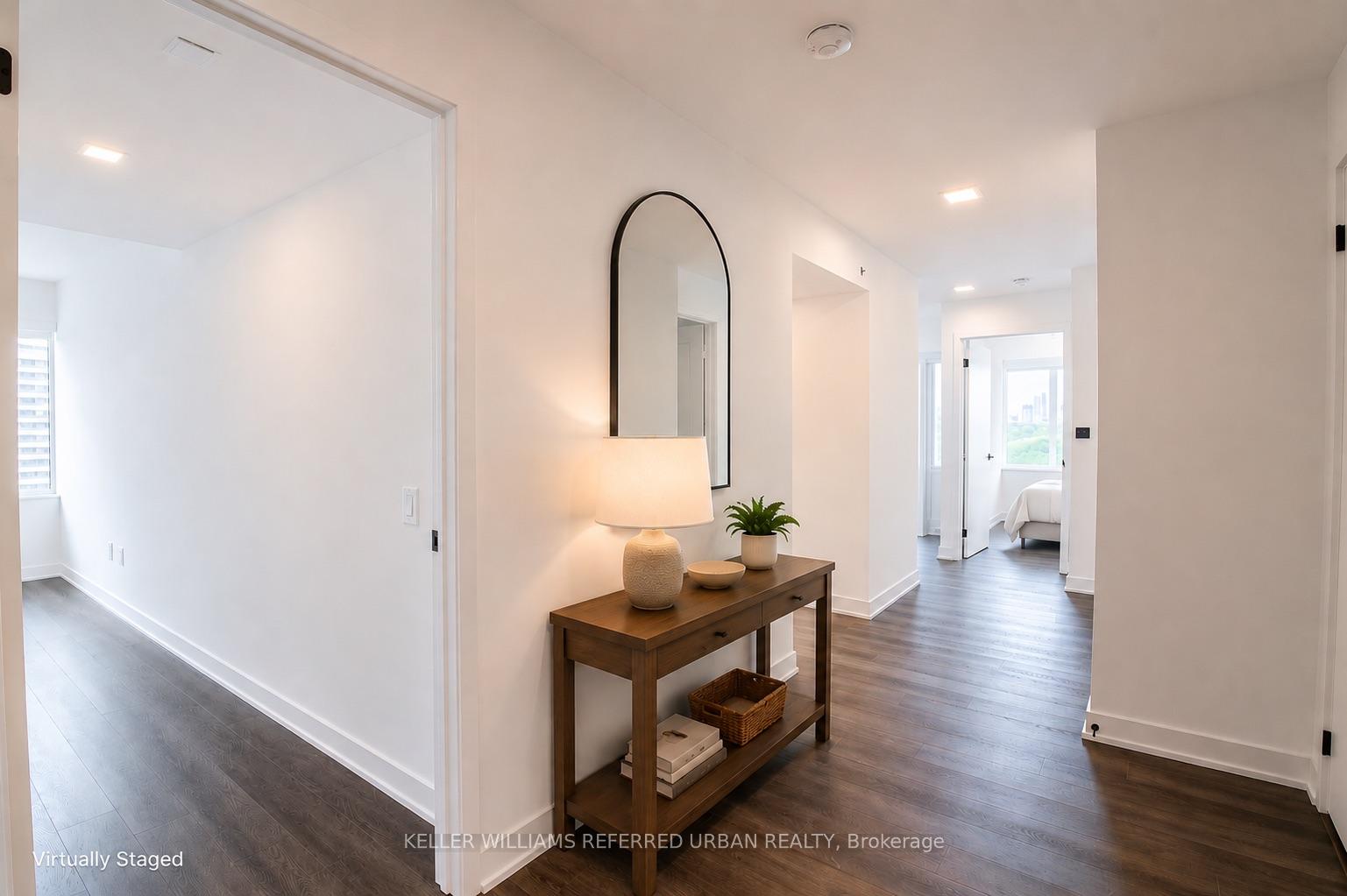 Photo 3 of Unit 2104, 609 Sherbourne Street, Toronto, North St. James Town — HOMEH