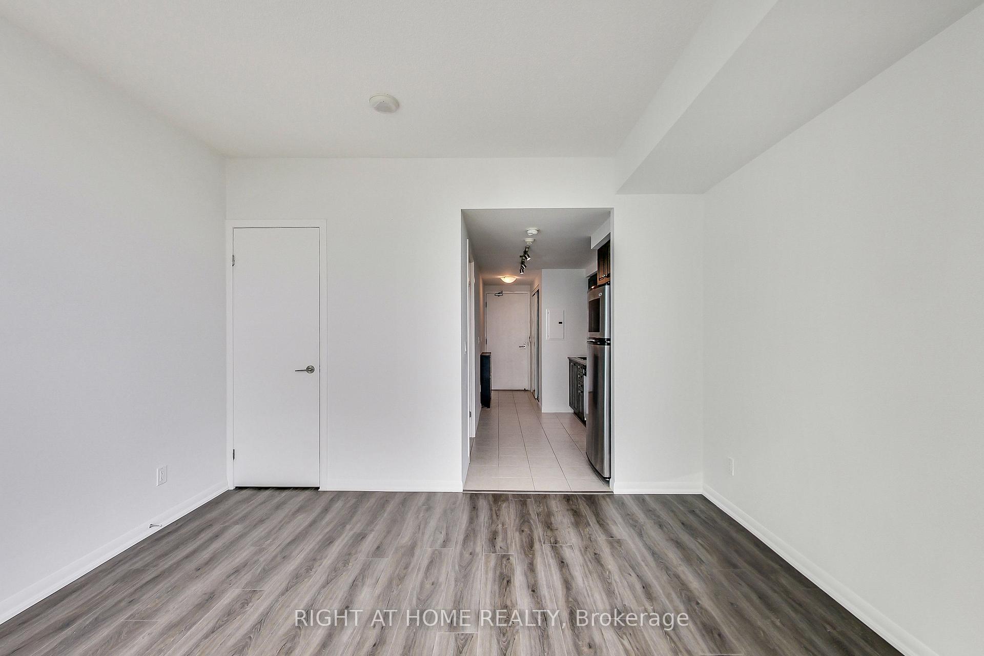 Photo 10 of Unit 2006, 215 Fort York Boulevard, Toronto, Niagara — HOMEH