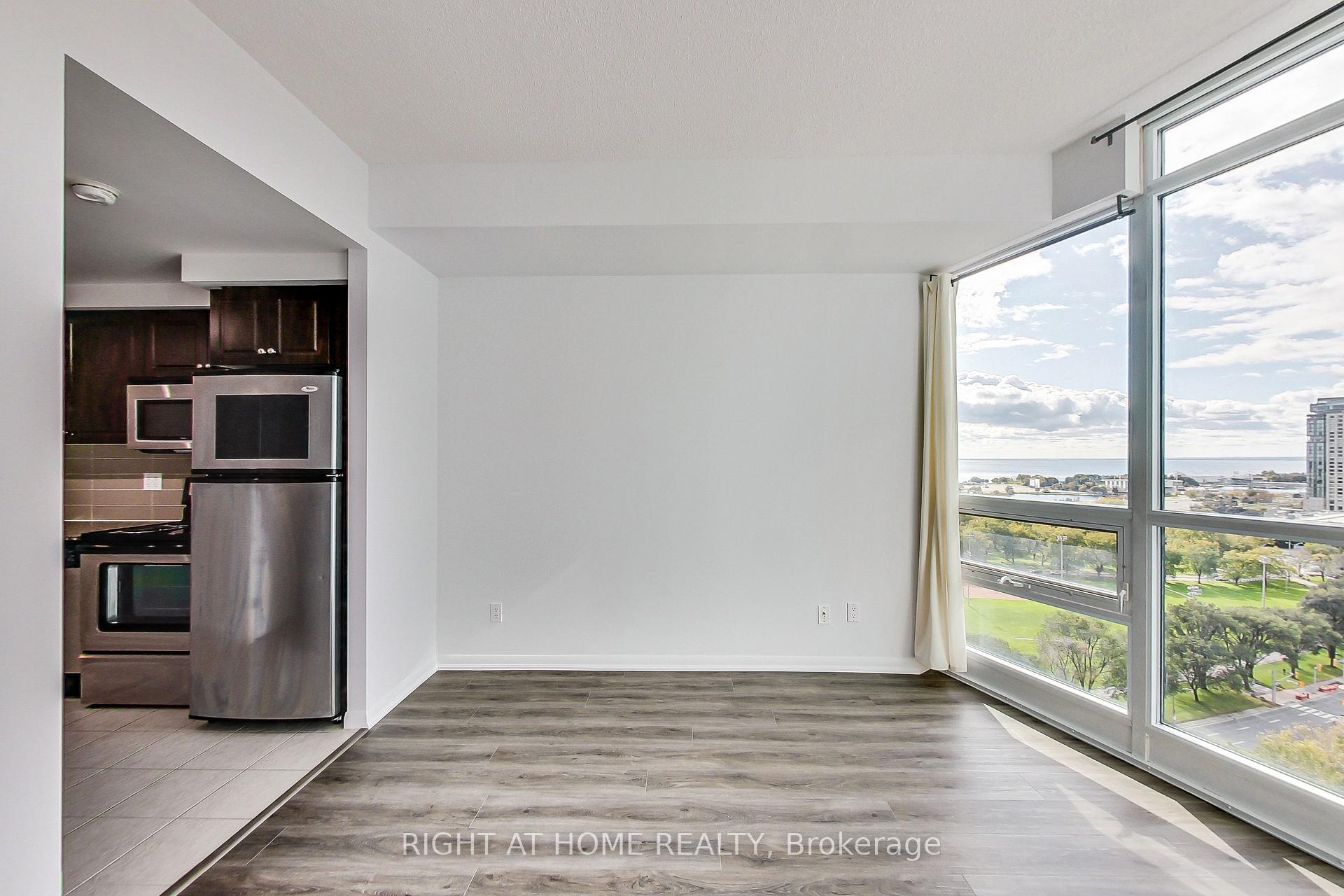 Photo 11 of Unit 2006, 215 Fort York Boulevard, Toronto, Niagara — HOMEH