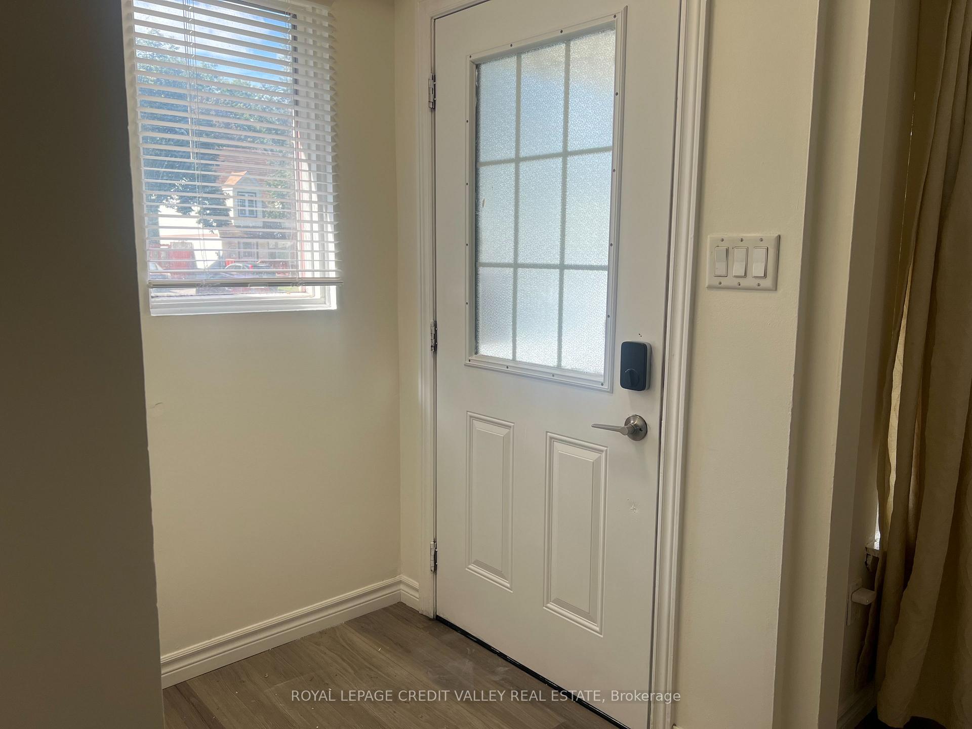 Photo 4 of 531 Camelot Drive, Oshawa, Eastdale — HOMEH