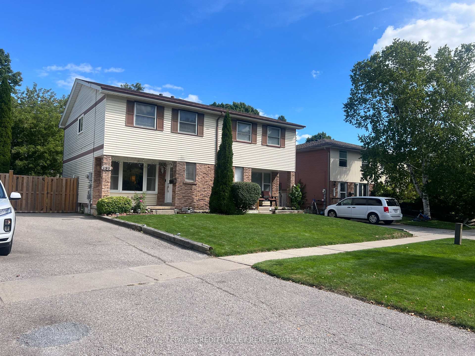 Photo 1 of 531 Camelot Drive, Oshawa, Eastdale — HOMEH