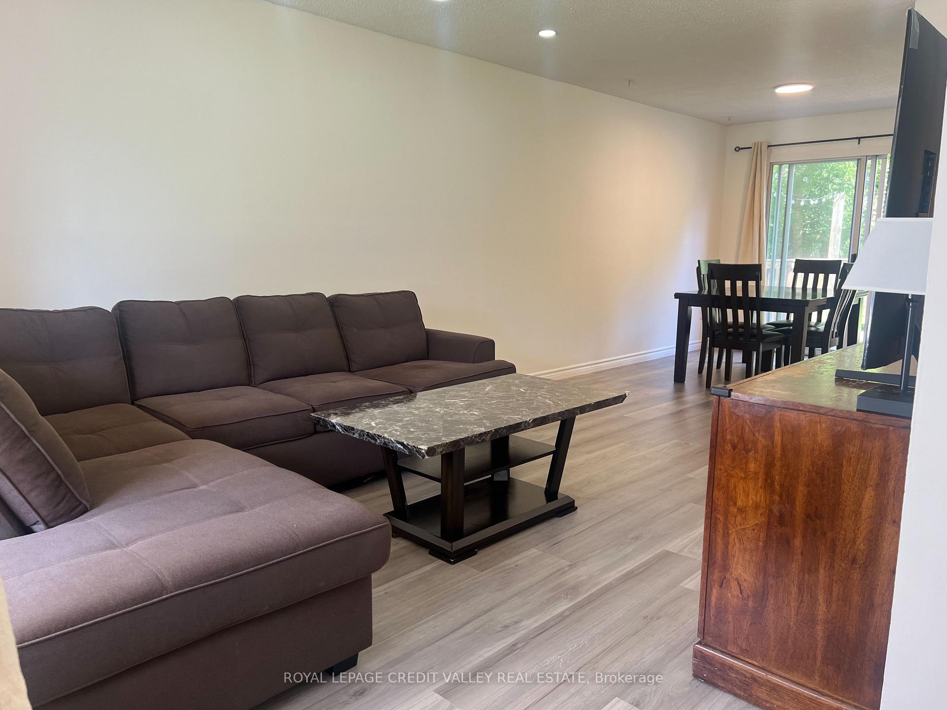 Photo 7 of 531 Camelot Drive, Oshawa, Eastdale — HOMEH