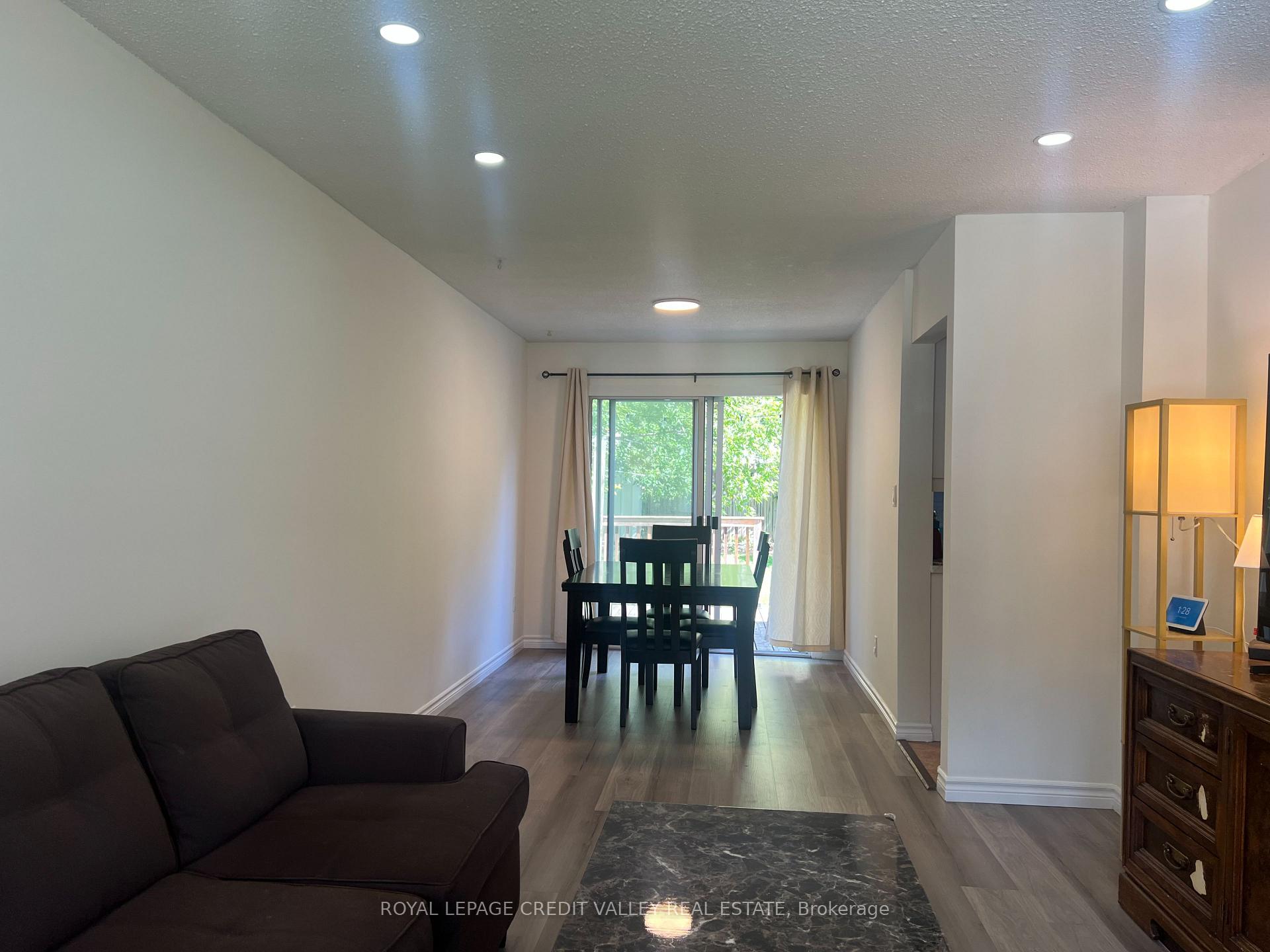 Photo 10 of 531 Camelot Drive, Oshawa, Eastdale — HOMEH