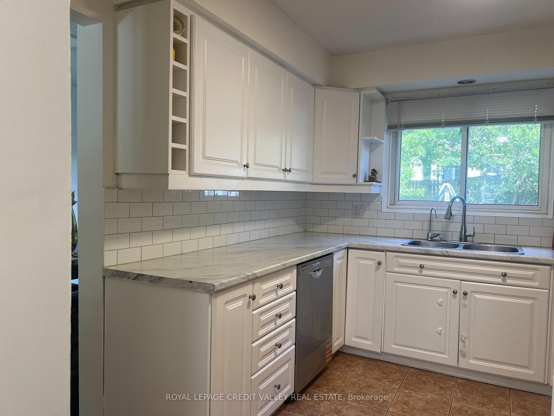 Photo 14 of 531 Camelot Drive, Oshawa, Eastdale — HOMEH