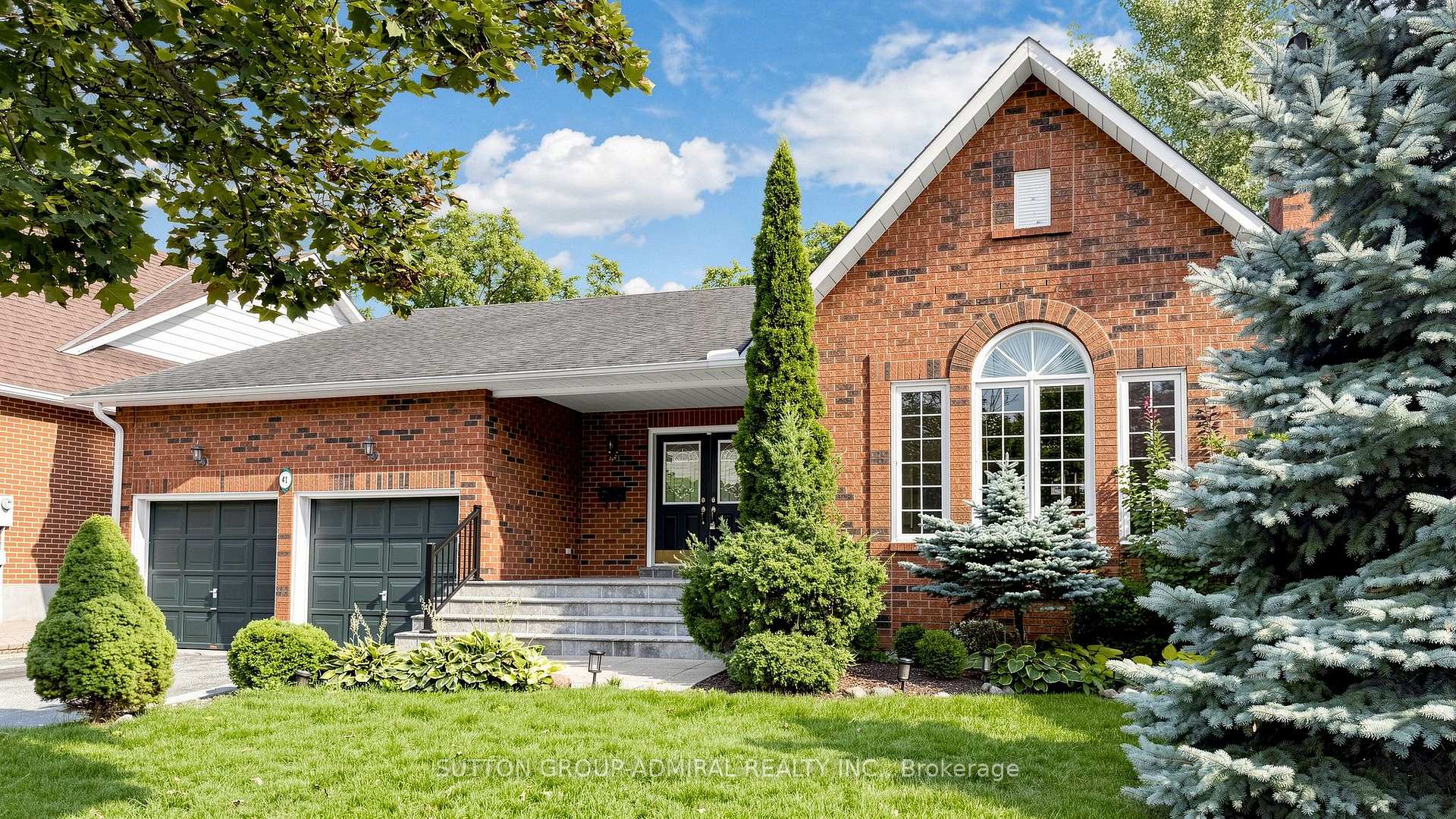 Photo 2 of 41 Captain Armstrong Lane, Markham, Sherwood-Amberglen — HOMEH