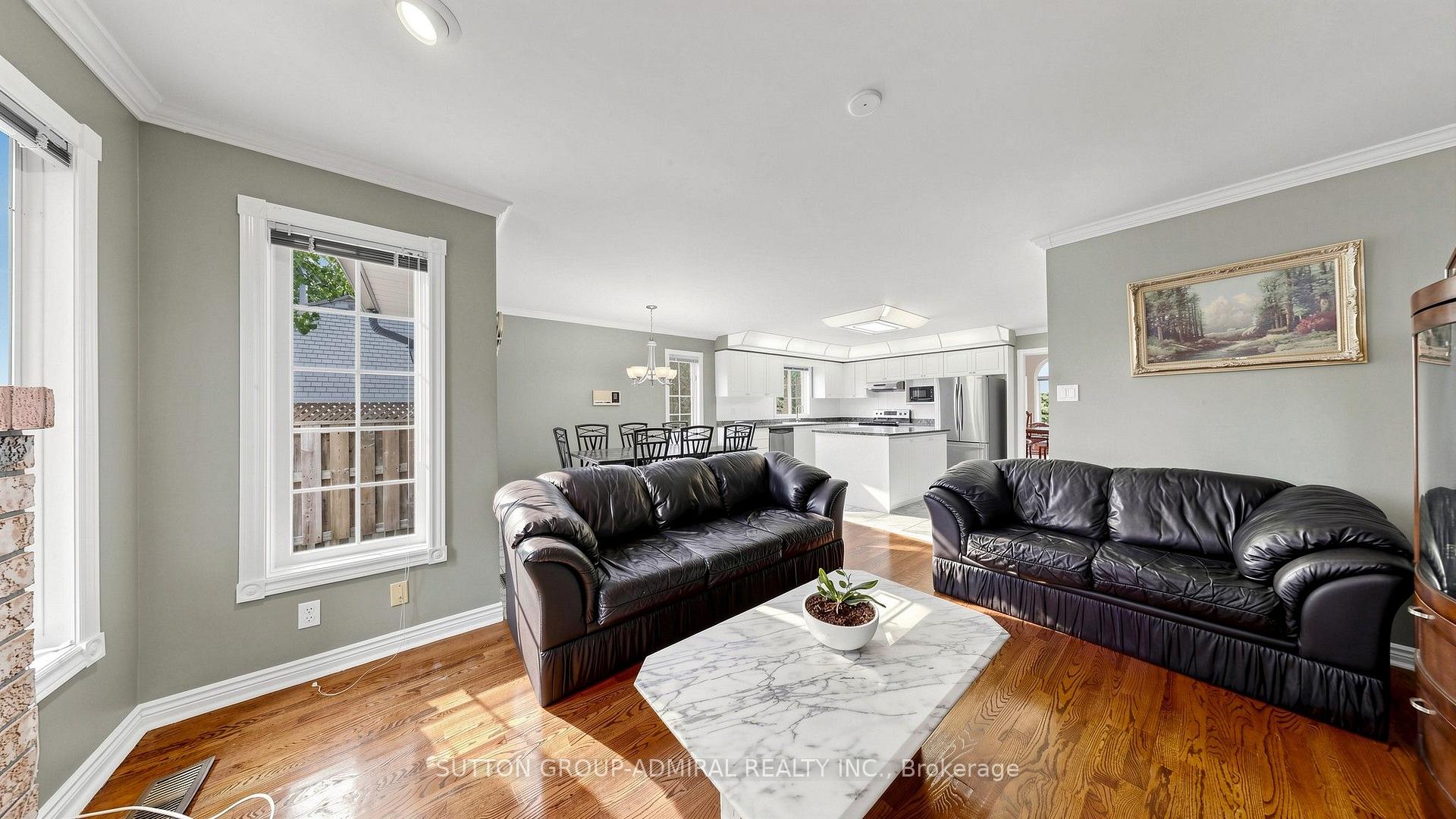 Photo 22 of 41 Captain Armstrong Lane, Markham, Sherwood-Amberglen — HOMEH