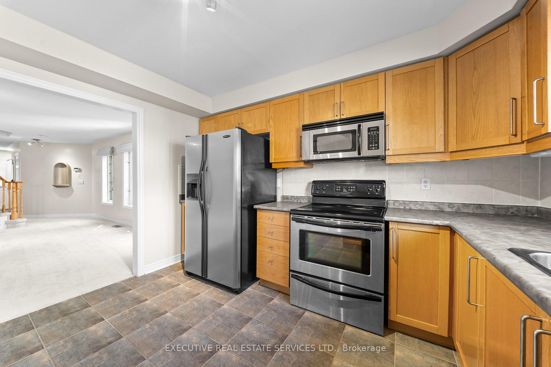 Photo 16 of 56 Samantha Crescent, Brampton, Sandringham-Wellington — HOMEH