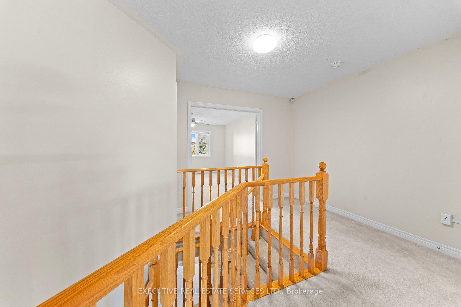 Photo 22 of 56 Samantha Crescent, Brampton, Sandringham-Wellington — HOMEH