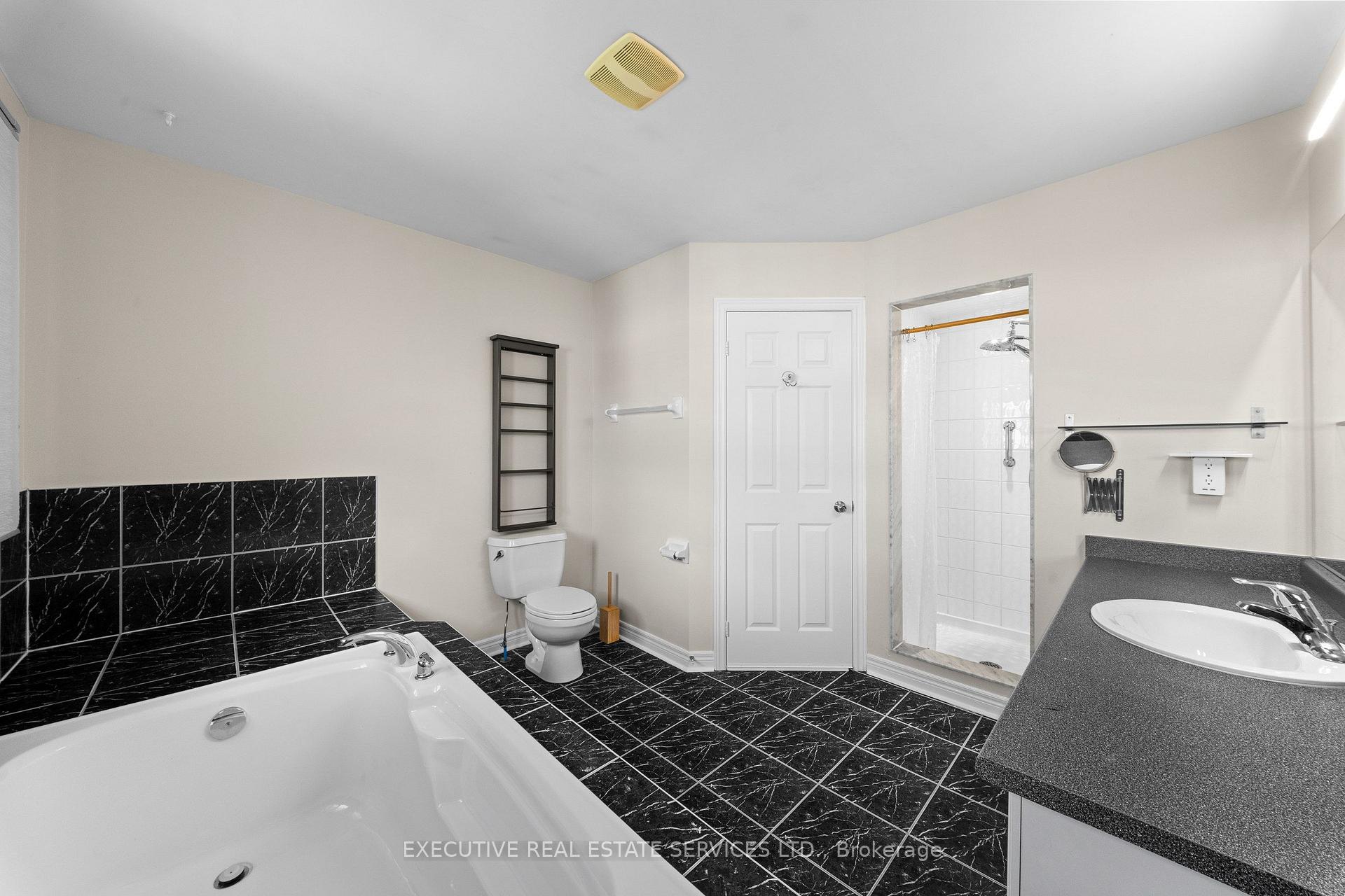 Photo 27 of 56 Samantha Crescent, Brampton, Sandringham-Wellington — HOMEH