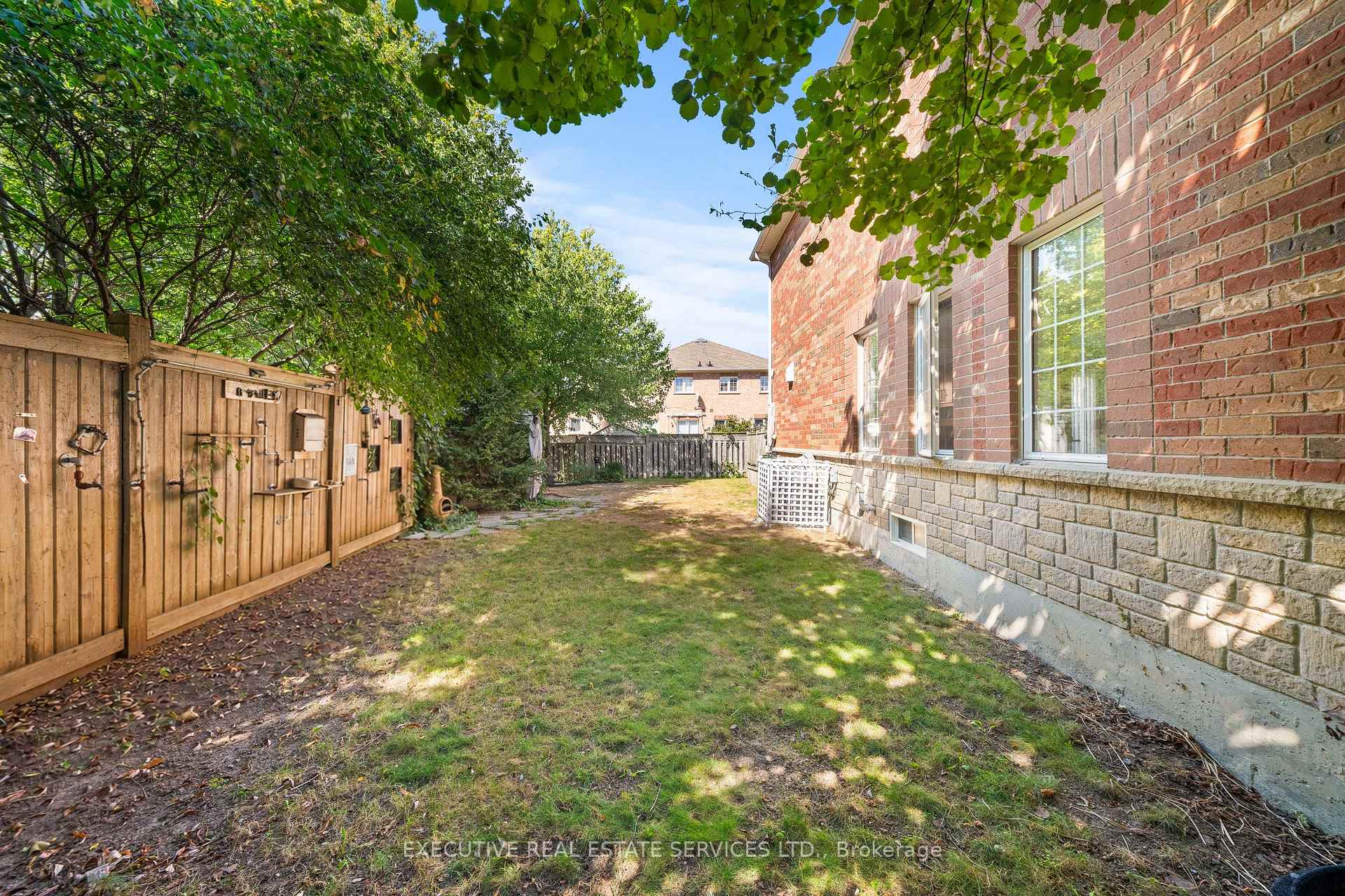 Photo 35 of 56 Samantha Crescent, Brampton, Sandringham-Wellington — HOMEH