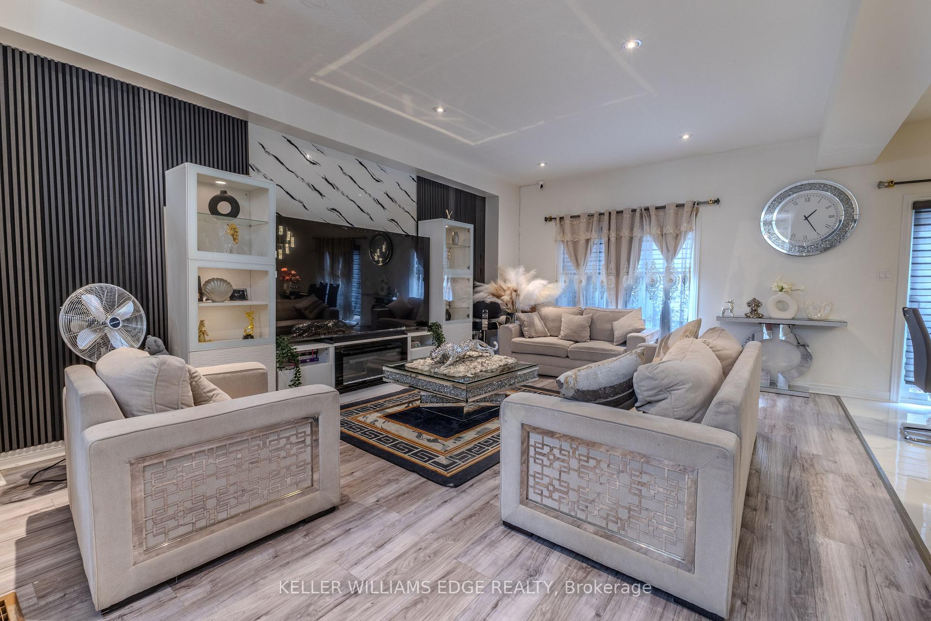 Photo 5 of Unit #25, 120 Vineberg Drive, Hamilton, Chappel — HOMEH