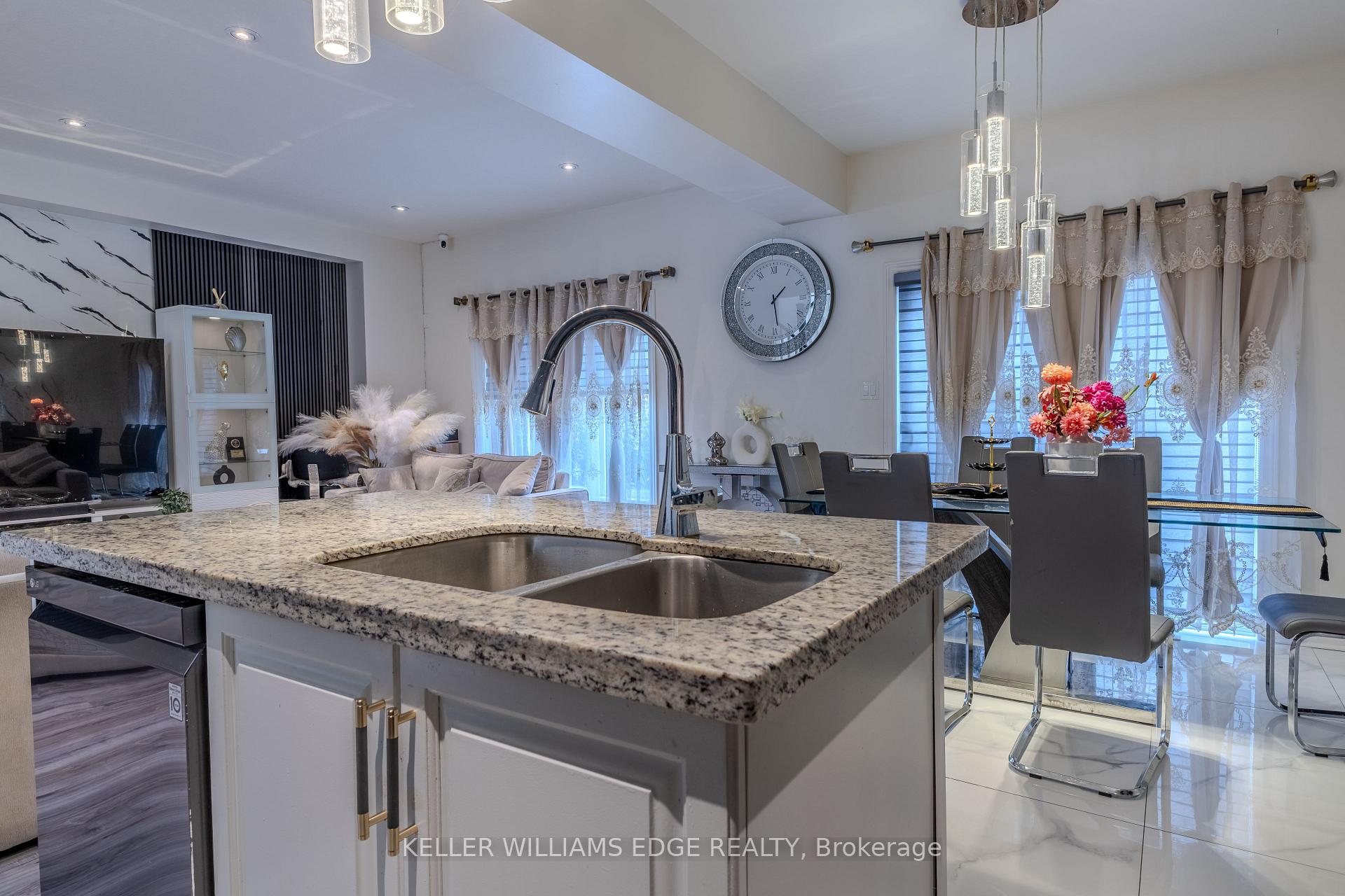 Photo 6 of Unit #25, 120 Vineberg Drive, Hamilton, Chappel — HOMEH