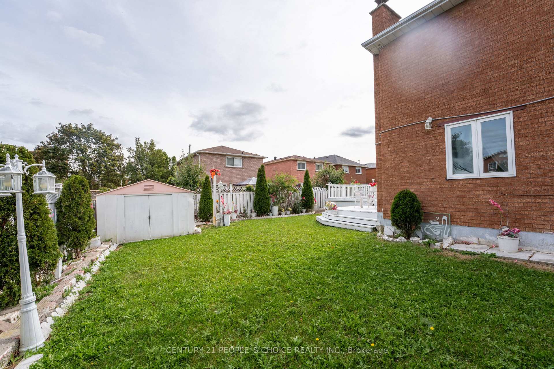 Photo 10 of 30 Daffodil Place, Brampton, Fletcher's Creek South — HOMEH