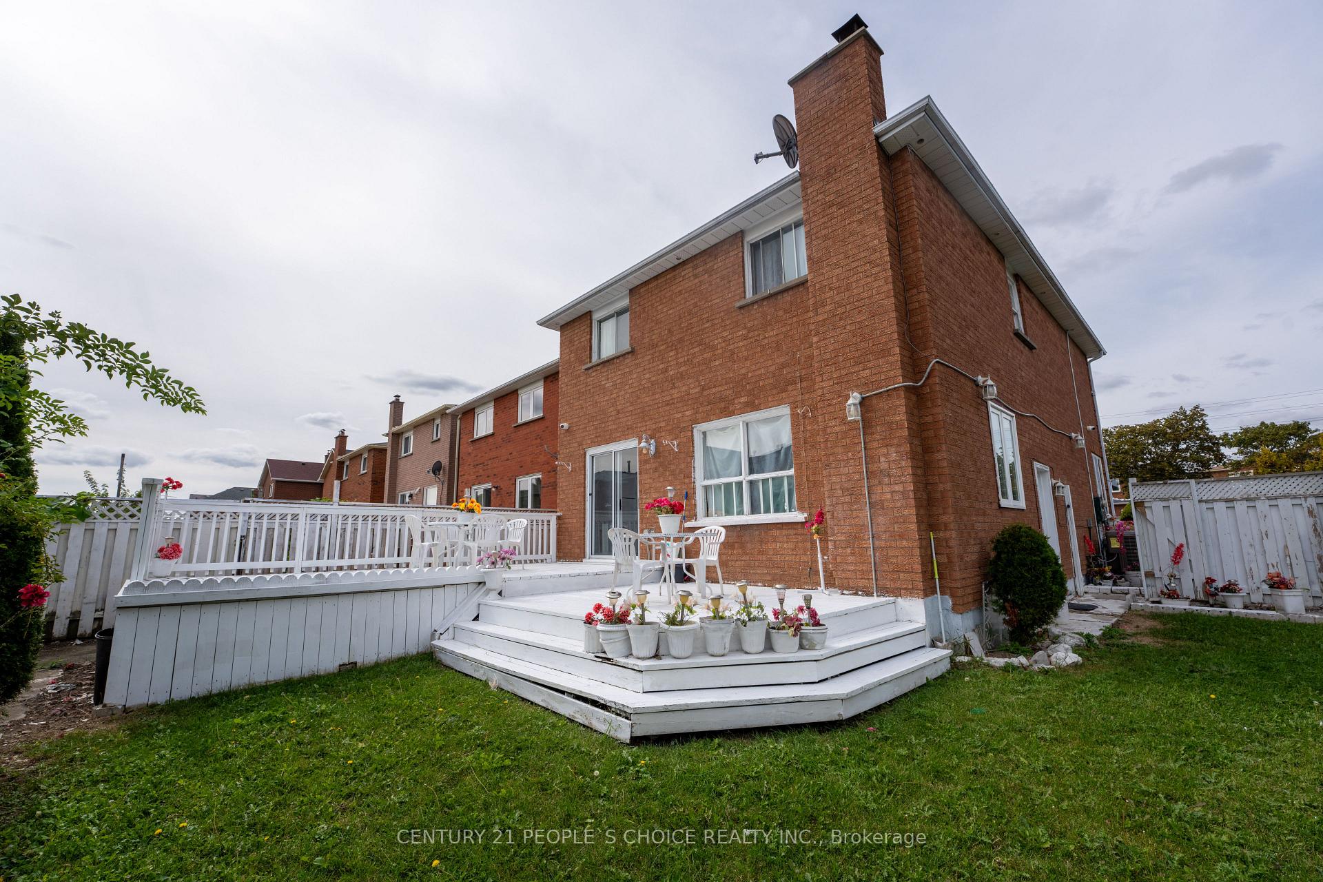 Photo 11 of 30 Daffodil Place, Brampton, Fletcher's Creek South — HOMEH