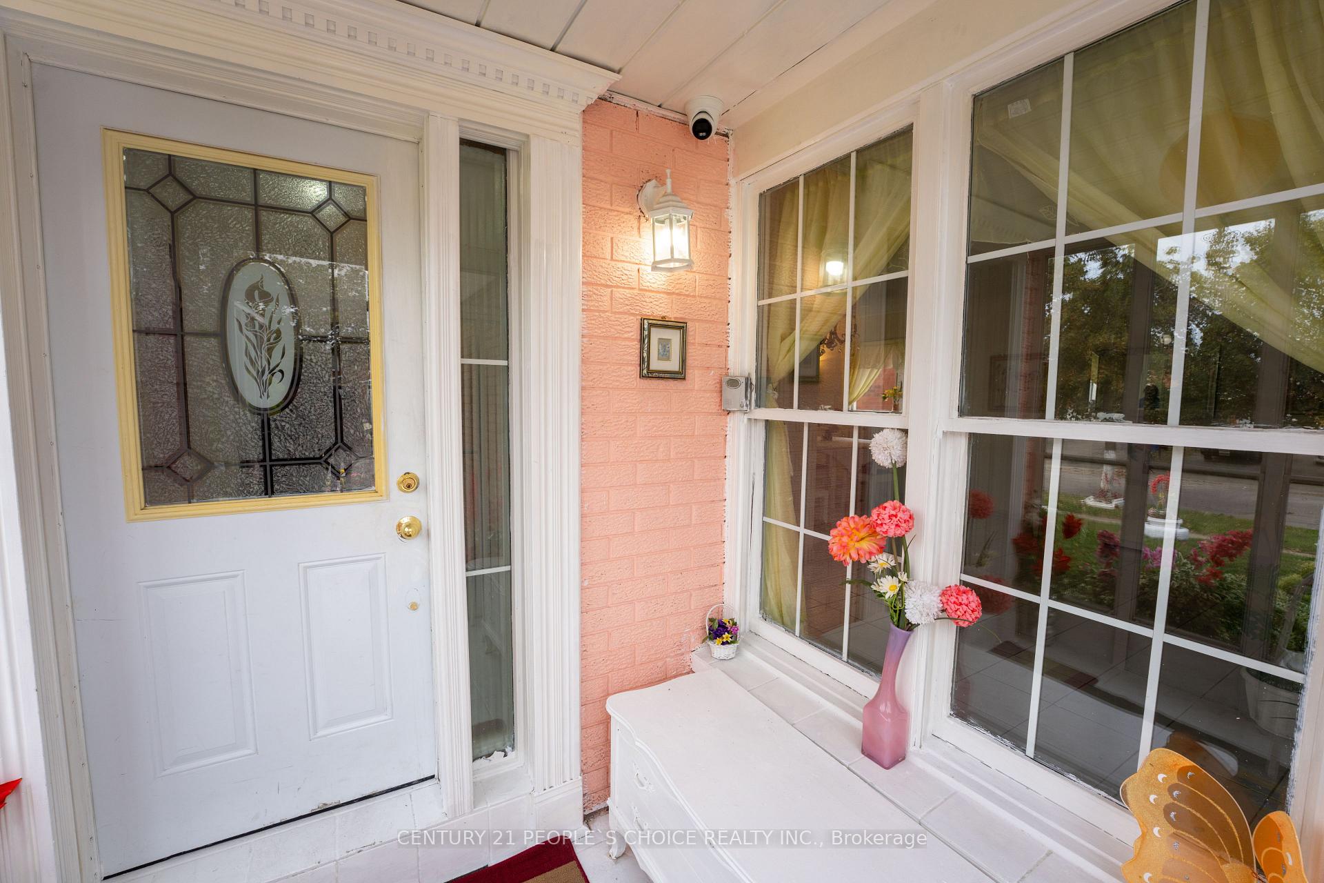 Photo 12 of 30 Daffodil Place, Brampton, Fletcher's Creek South — HOMEH