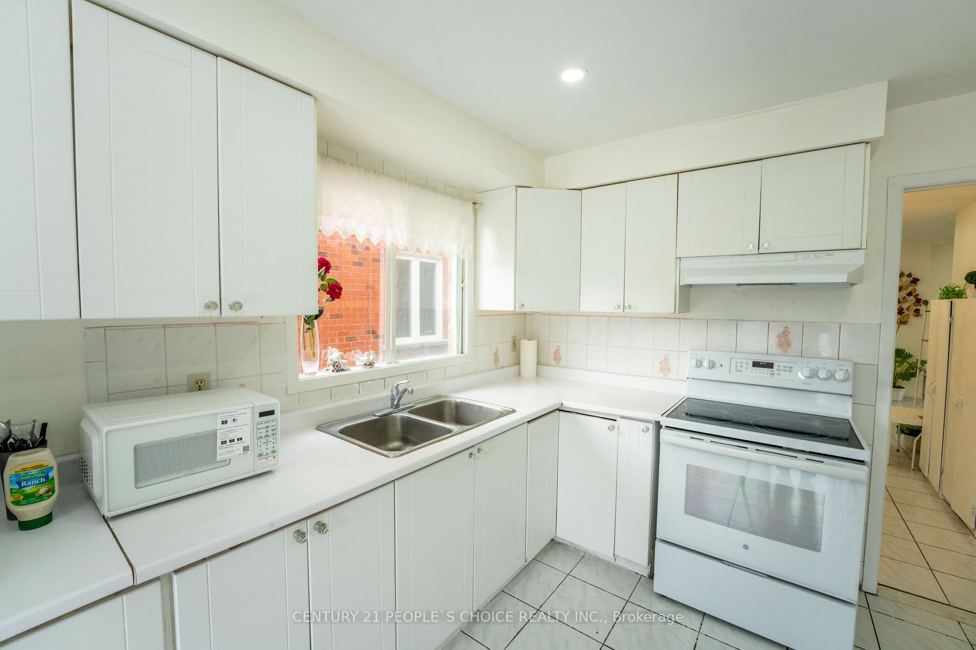 Photo 26 of 30 Daffodil Place, Brampton, Fletcher's Creek South — HOMEH