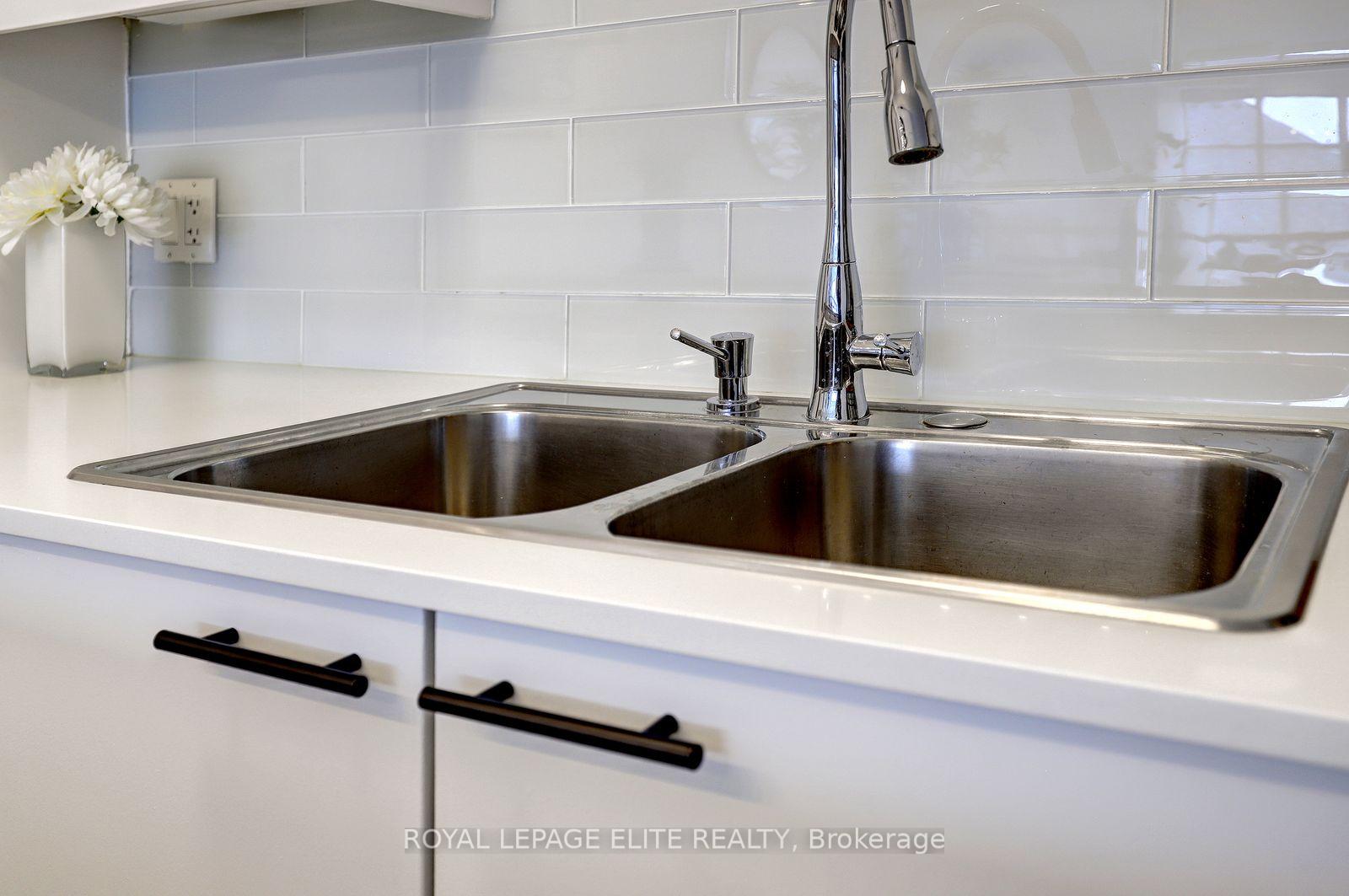 Photo 22 of Unit 405, 437 Roncesvalles Avenue, Toronto, Roncesvalles — HOMEH