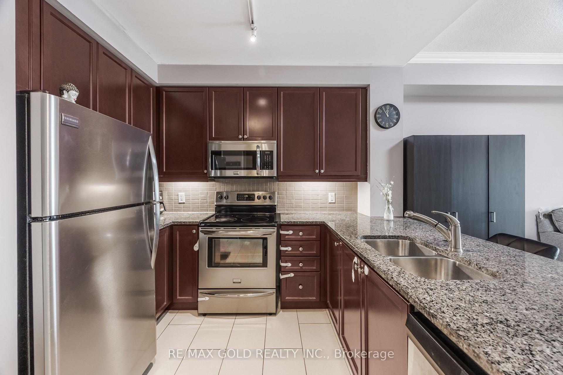 Photo 12 of Unit 2407, 100 John Street, Brampton, Downtown Brampton — HOMEH