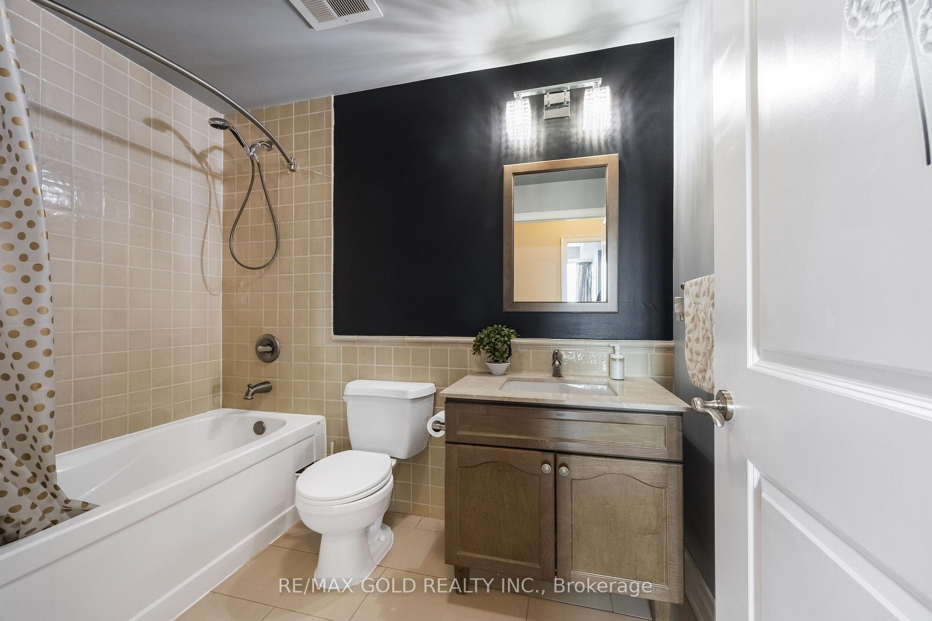 Photo 15 of Unit 2407, 100 John Street, Brampton, Downtown Brampton — HOMEH