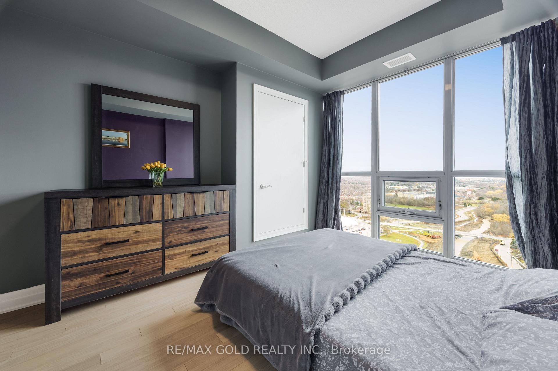 Photo 19 of Unit 2407, 100 John Street, Brampton, Downtown Brampton — HOMEH