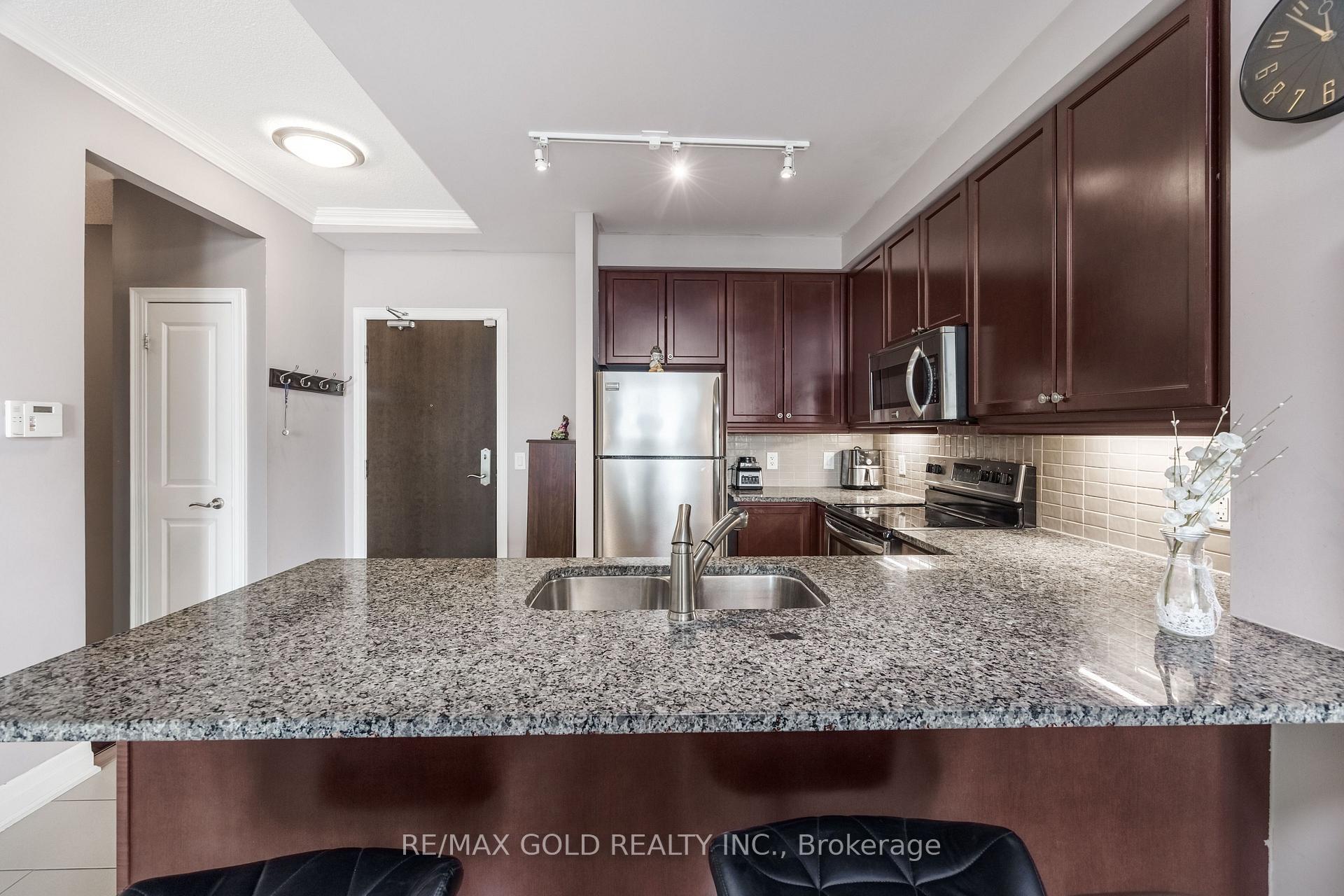 Photo 33 of Unit 2407, 100 John Street, Brampton, Downtown Brampton — HOMEH